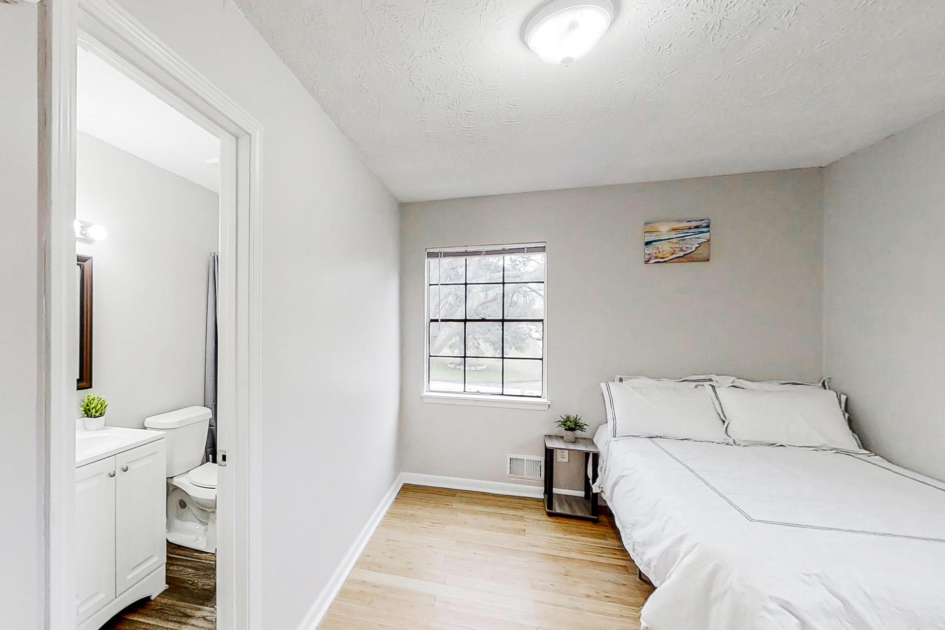 bathroom, detected: bed, window blind