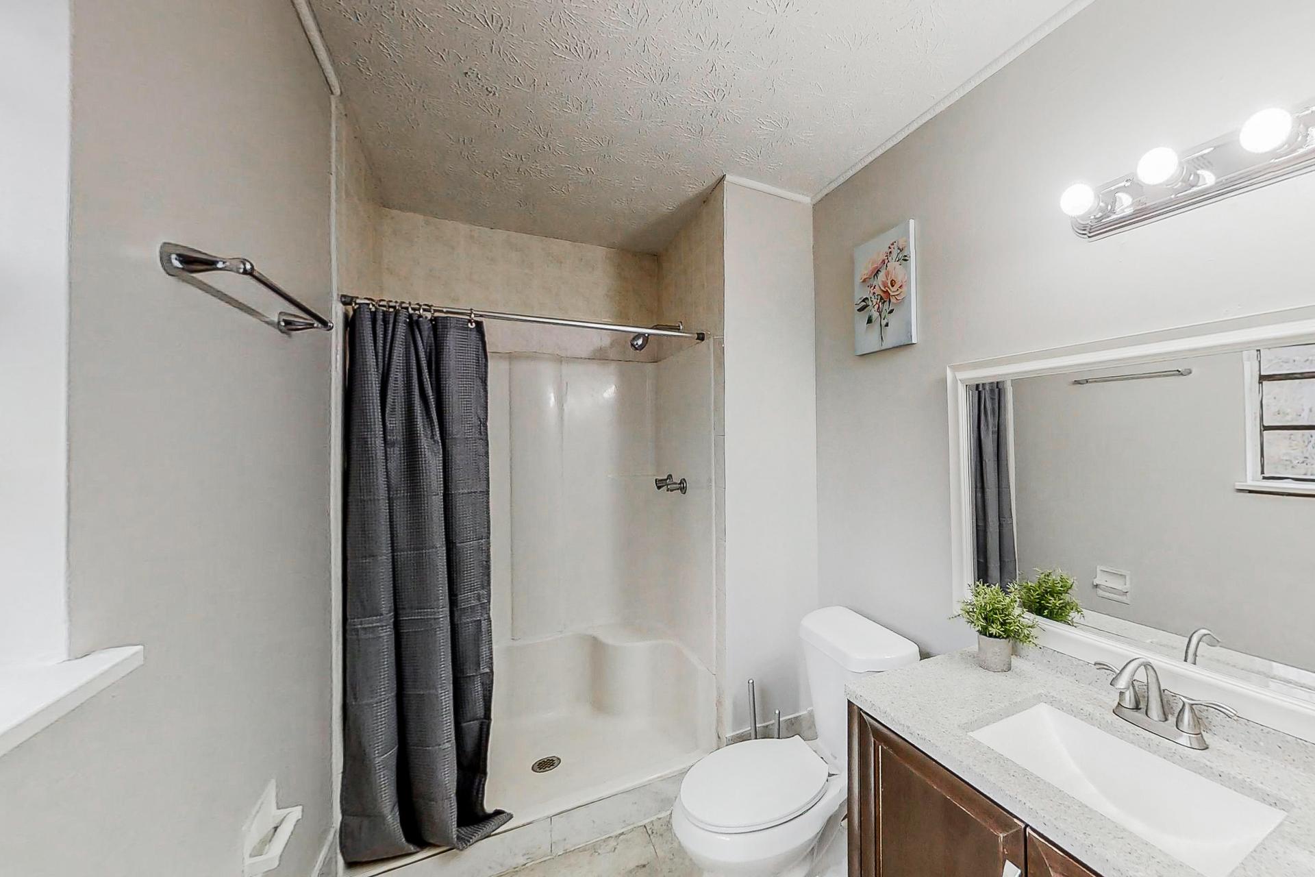 bathroom, detected: shower, bathtub