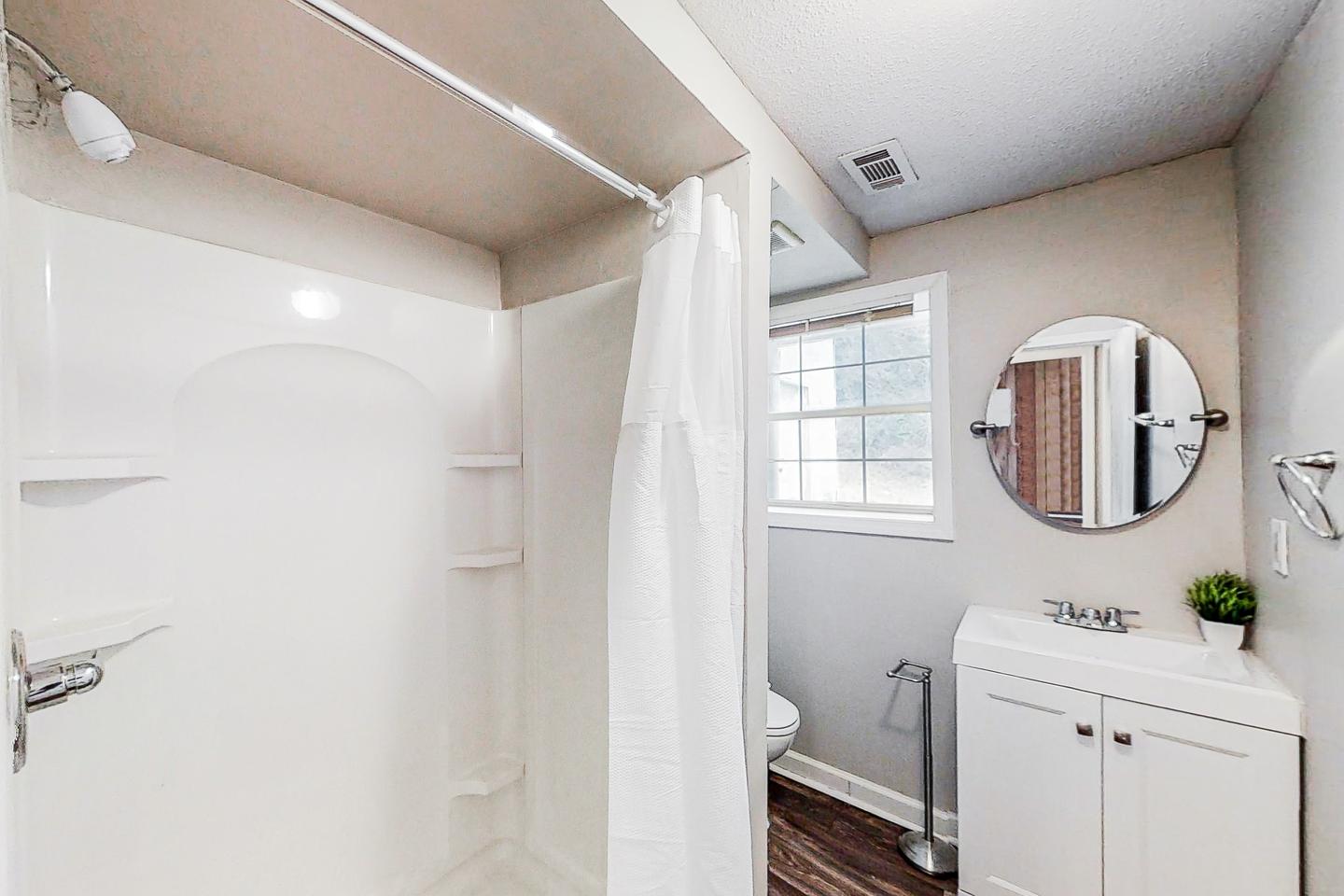 Bathroom(s)