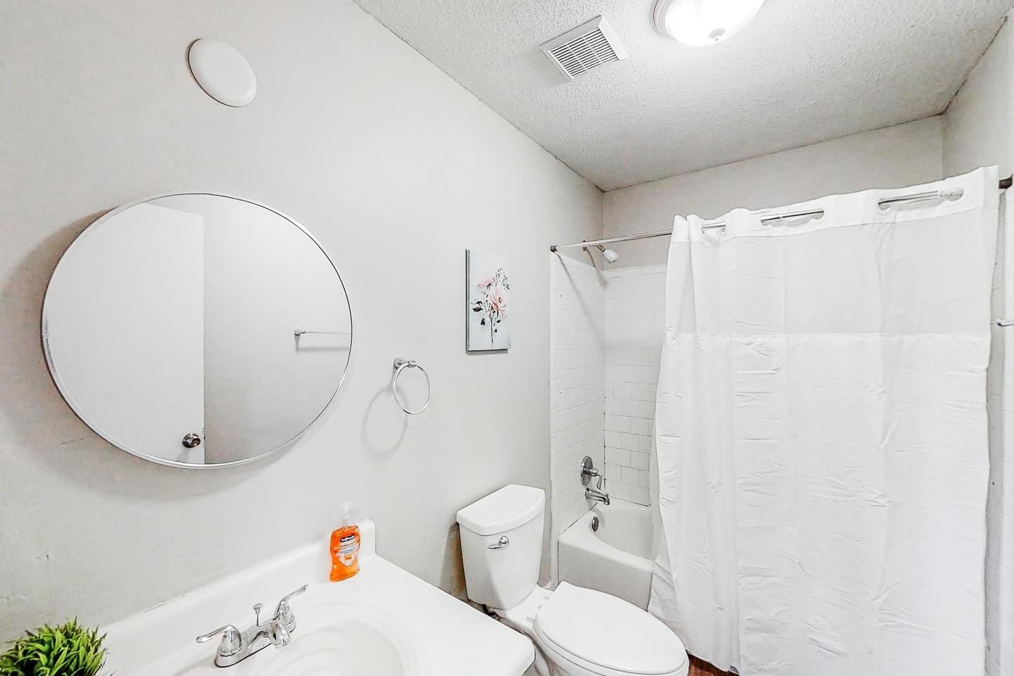 Bathroom(s)