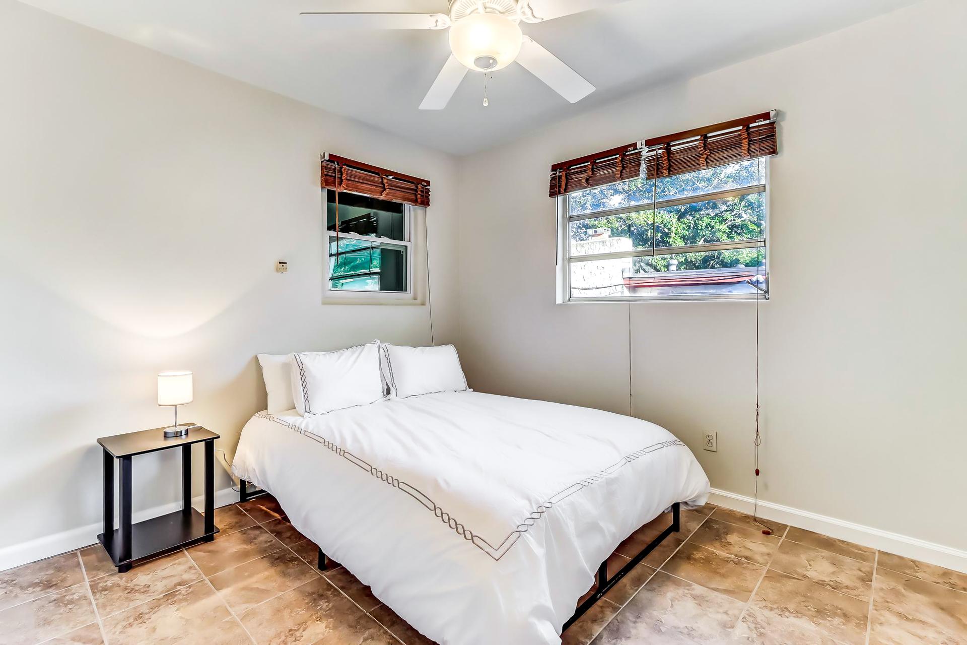 bedroom, detected: ceiling fan, bed