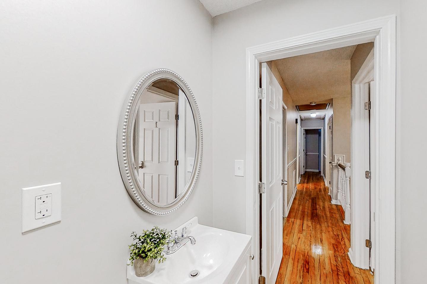 Bathroom(s)