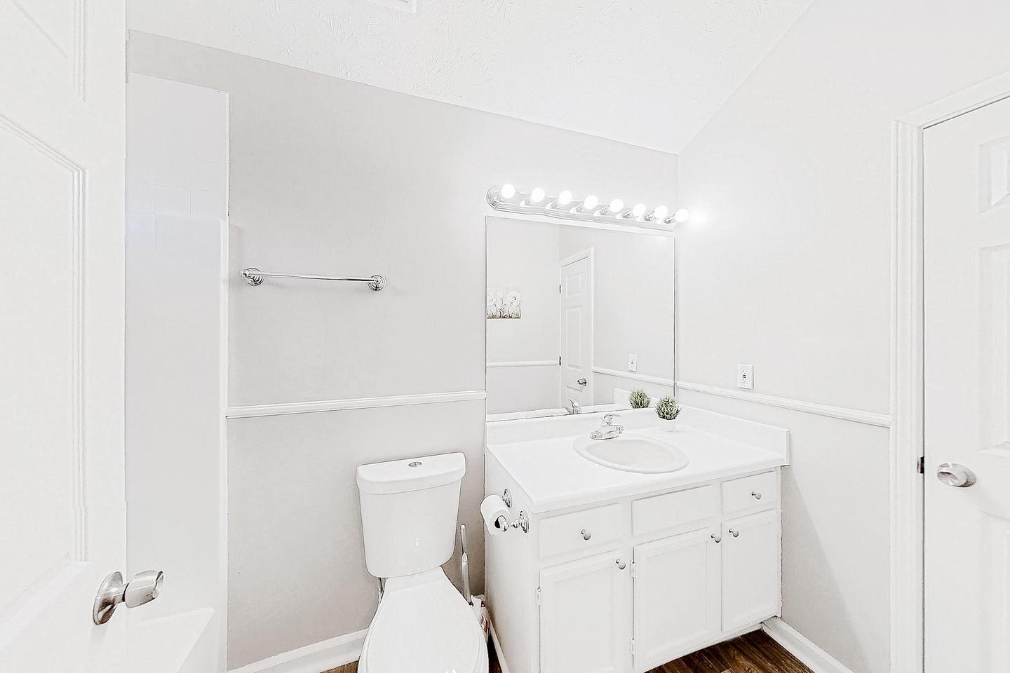 Bathroom(s)