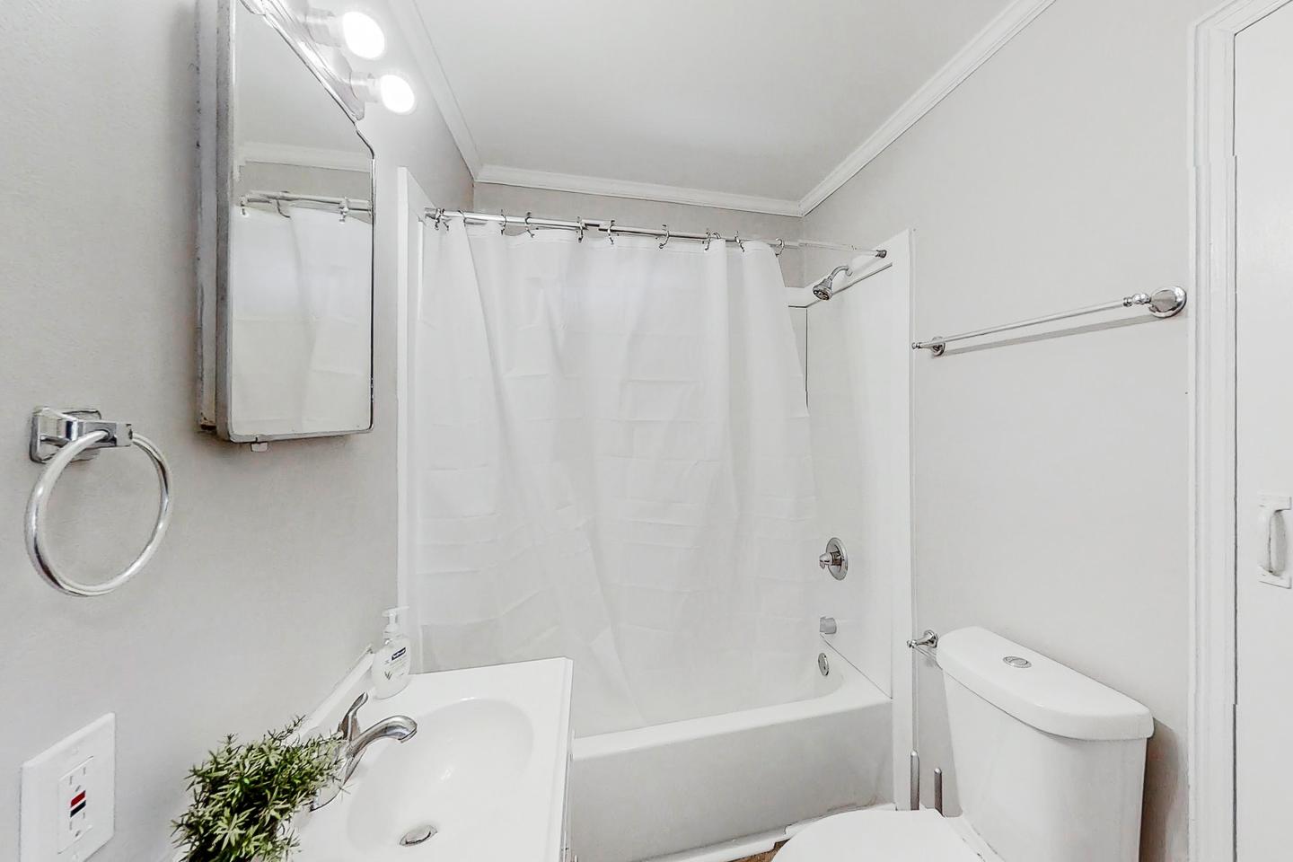 Bathroom(s)
