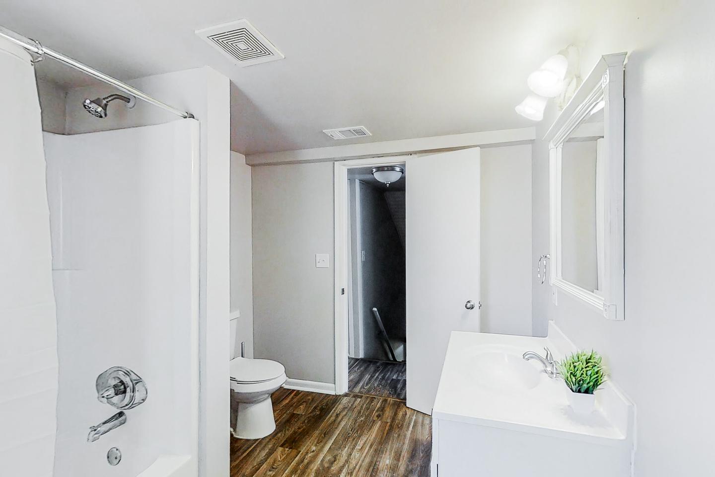 Bathroom(s)