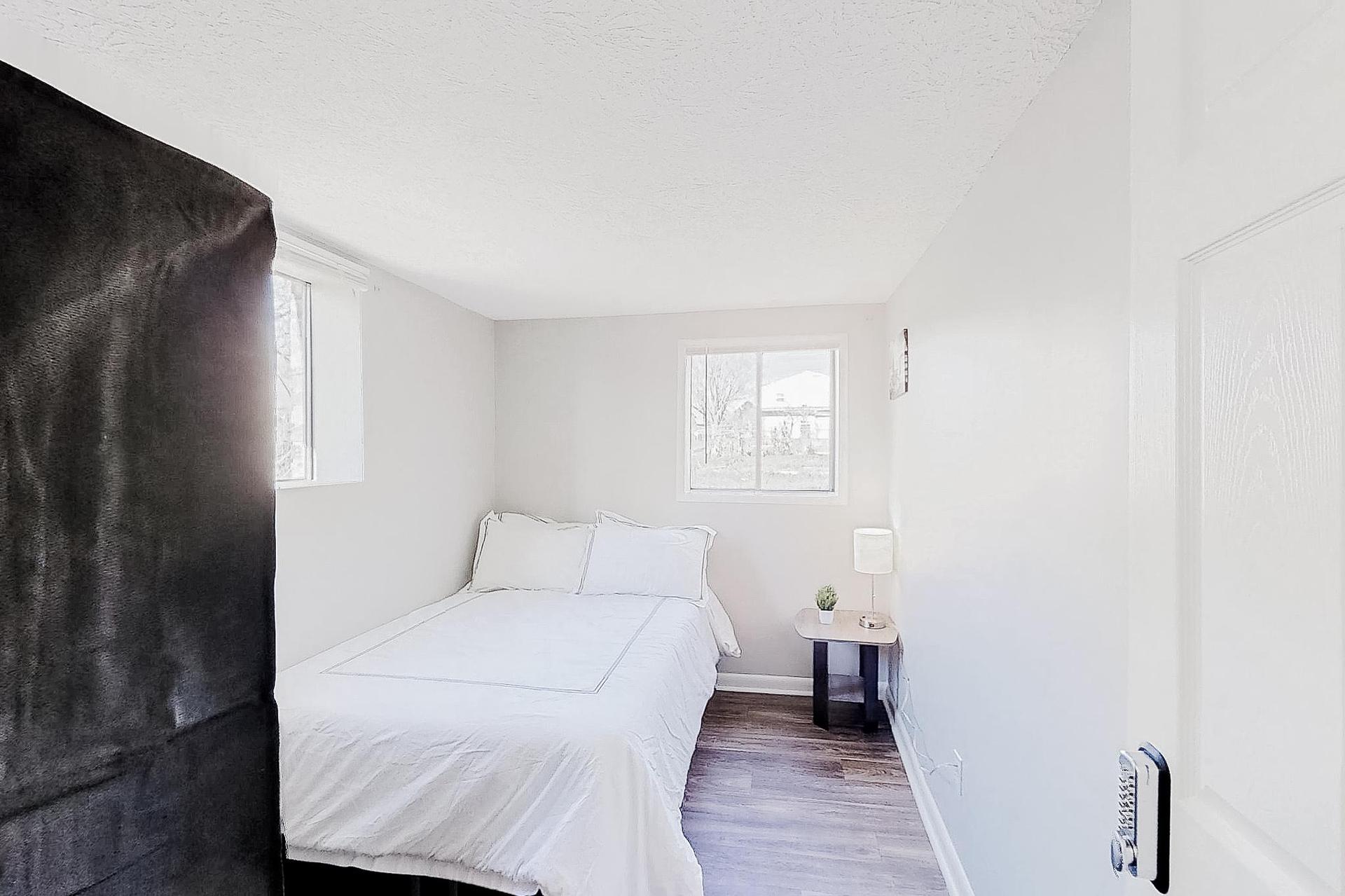 bedroom, detected: bed