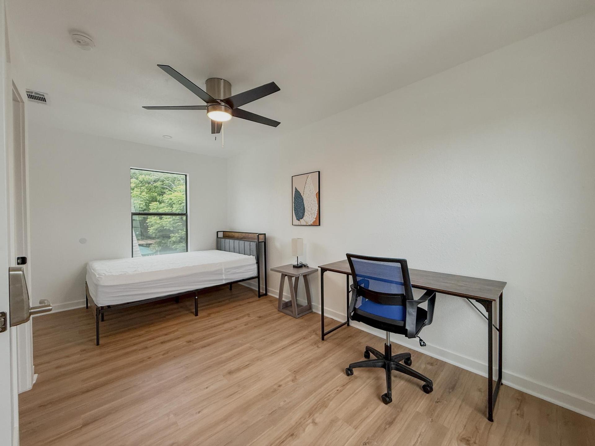 Bedroom 3 - Large room with work