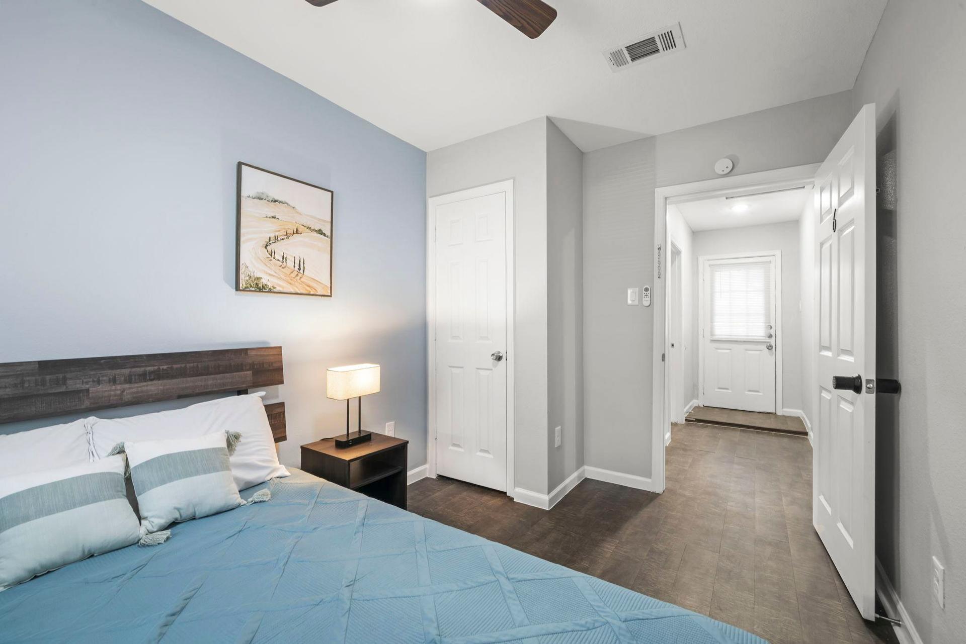 bedroom, detected:bed, ceiling fan, window blind