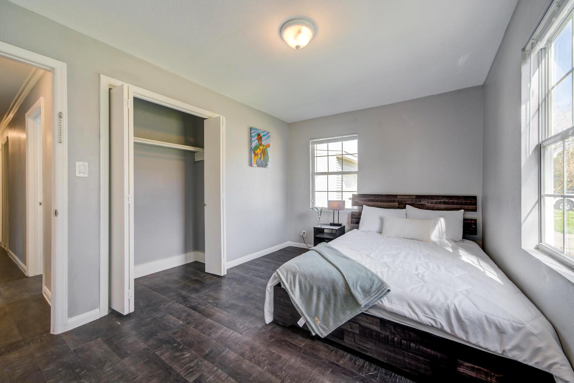 bedroom, detected: bed, window blind