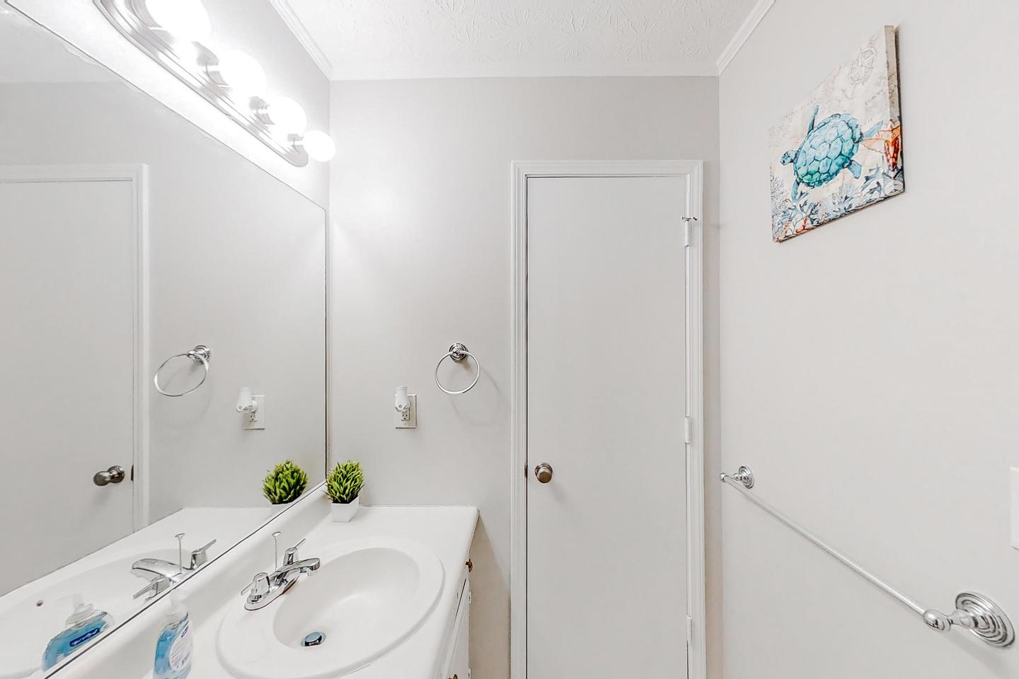 Bathroom(s)