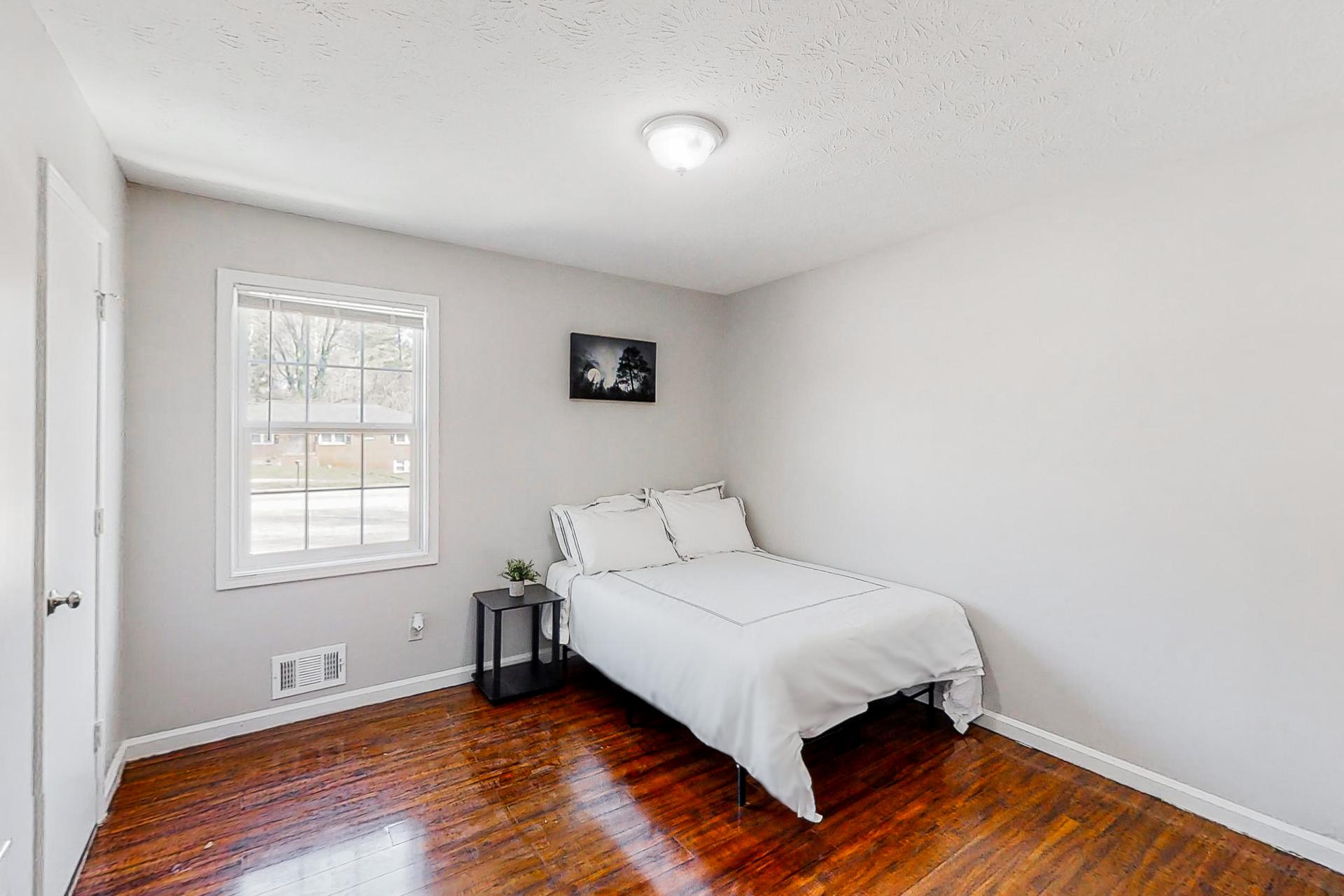 bedroom, detected: bed, window blind