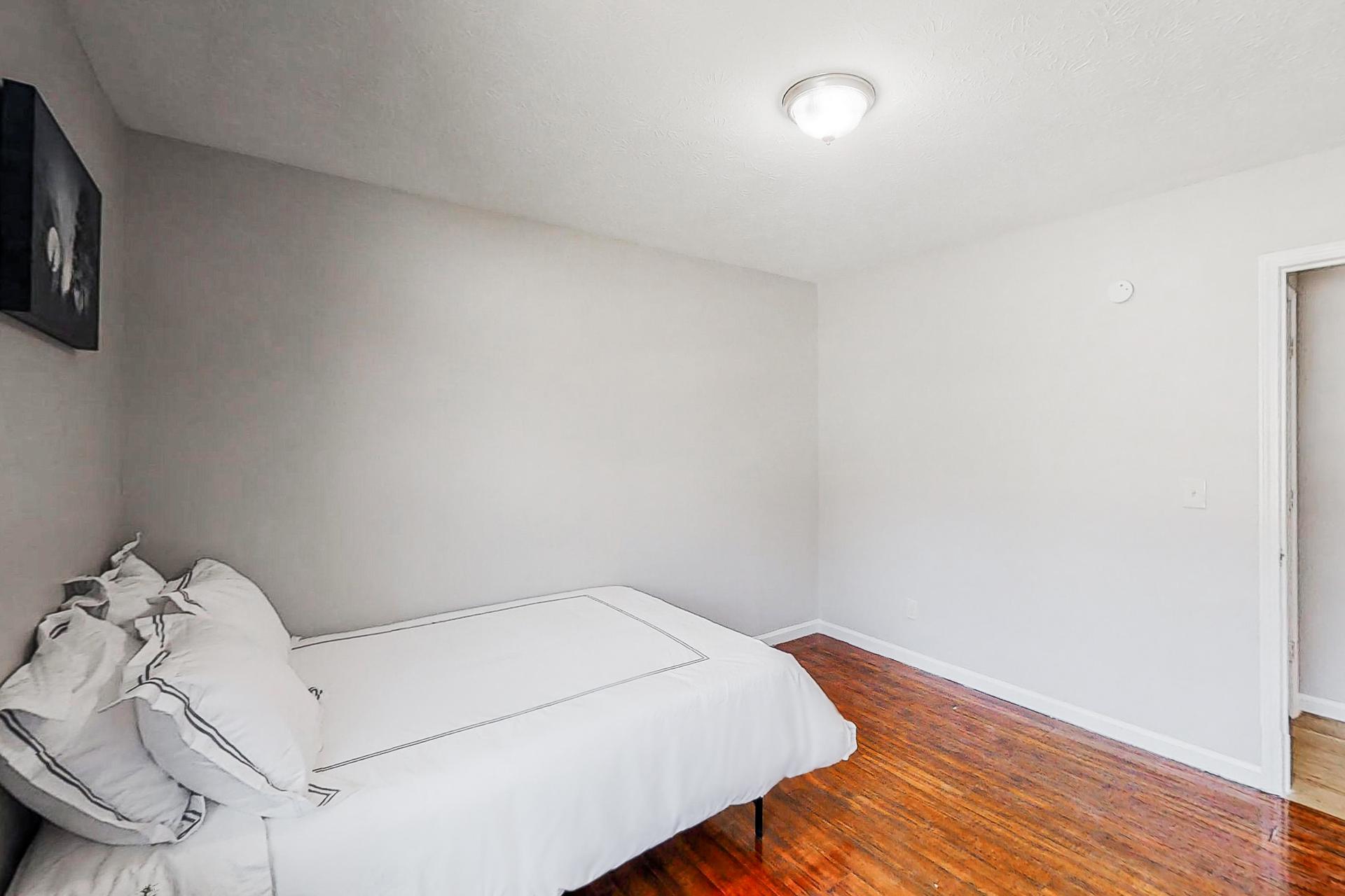 bedroom, detected: bed