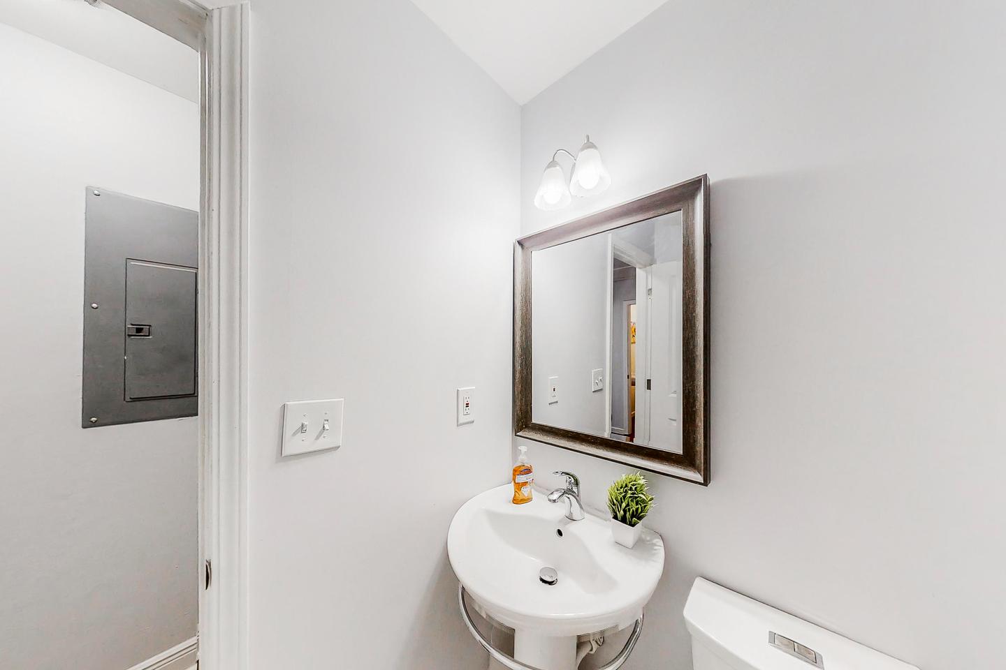 Bathroom(s)