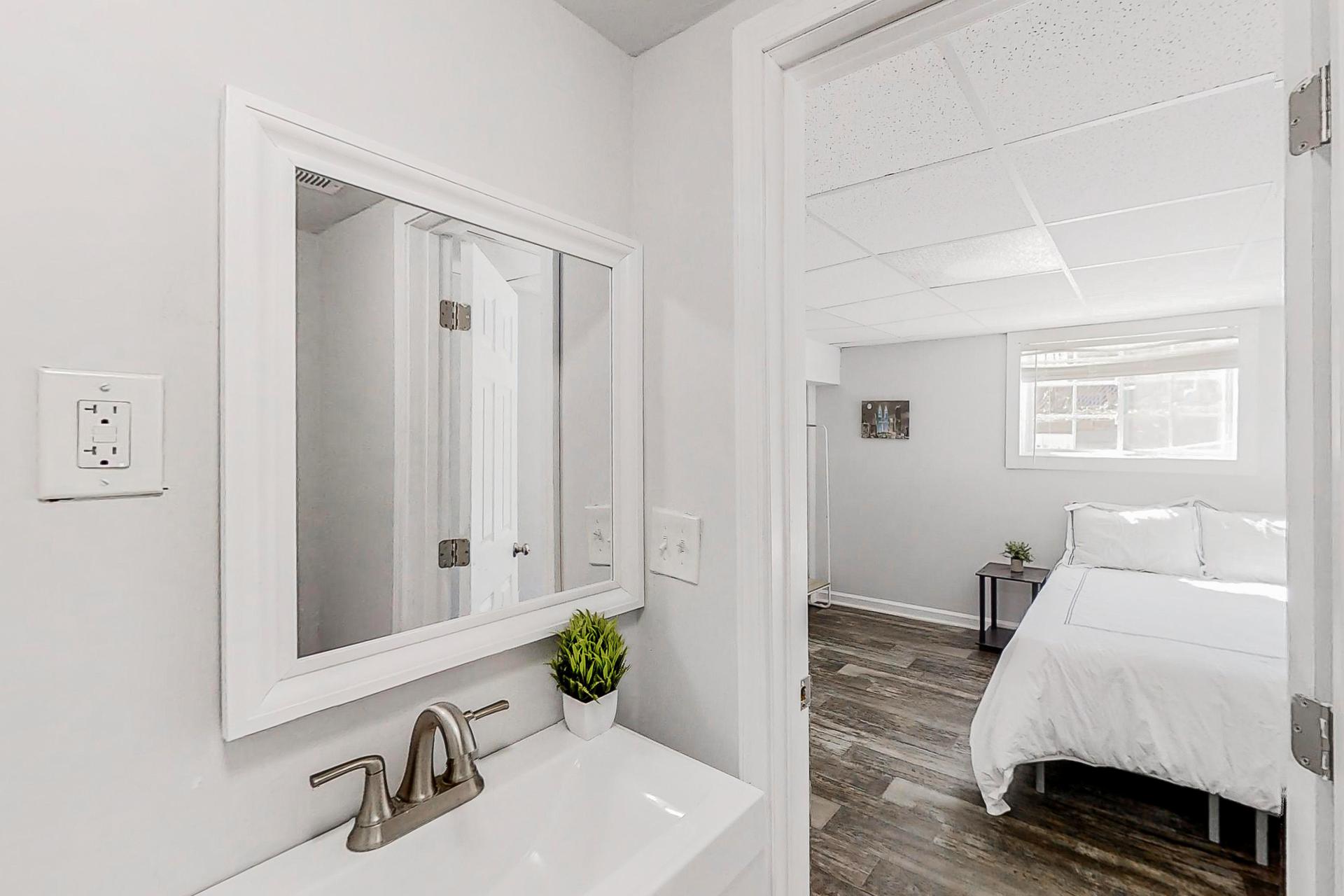 bathroom, detected: bathtub, bed