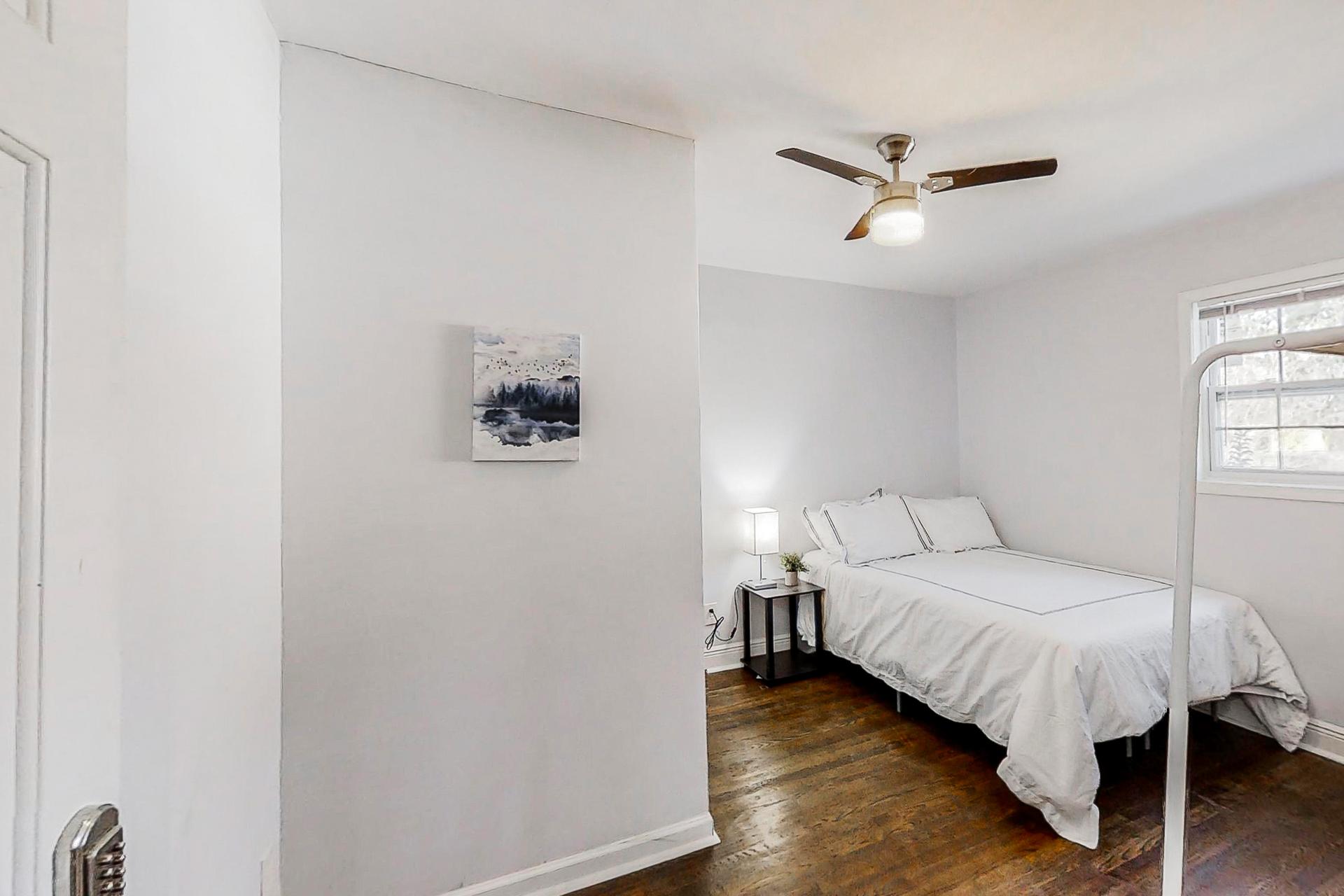 bedroom, detected: ceiling fan, window blind, bed