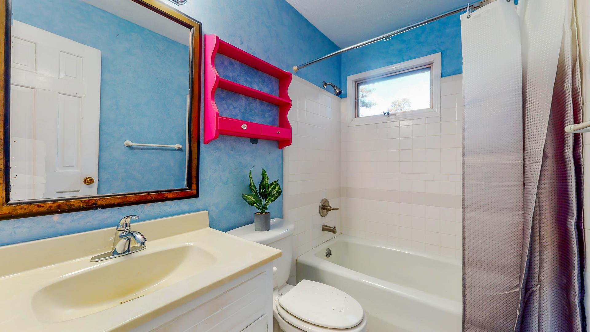 Bathroom(s)