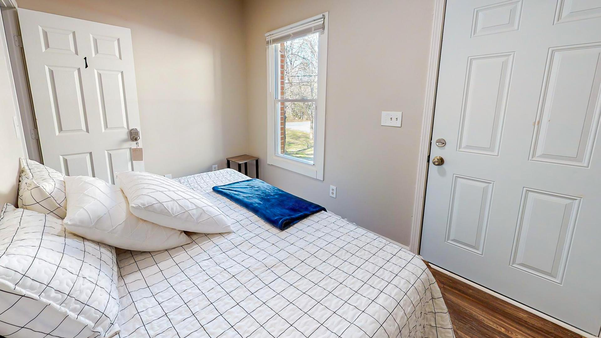 bedroom, detected: bed