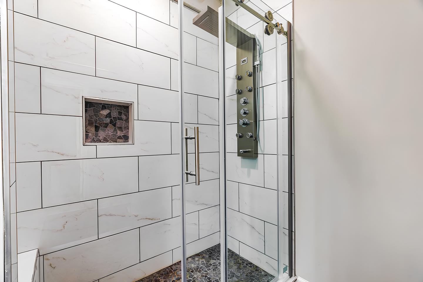 Bathroom(s)