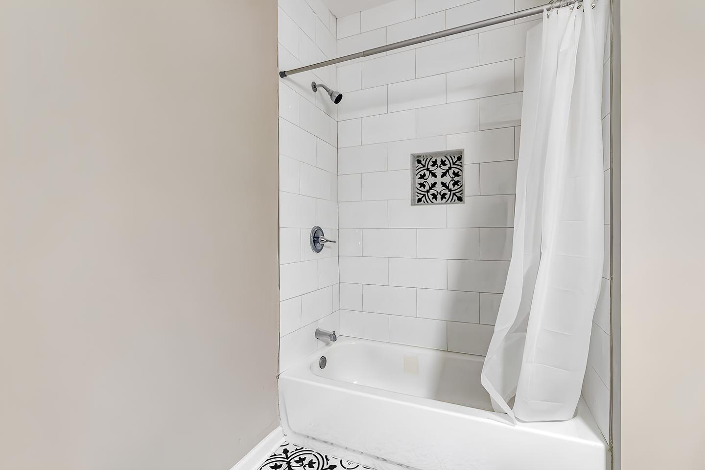 Bathroom(s)