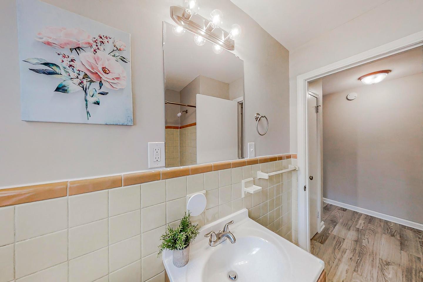 Bathroom(s)