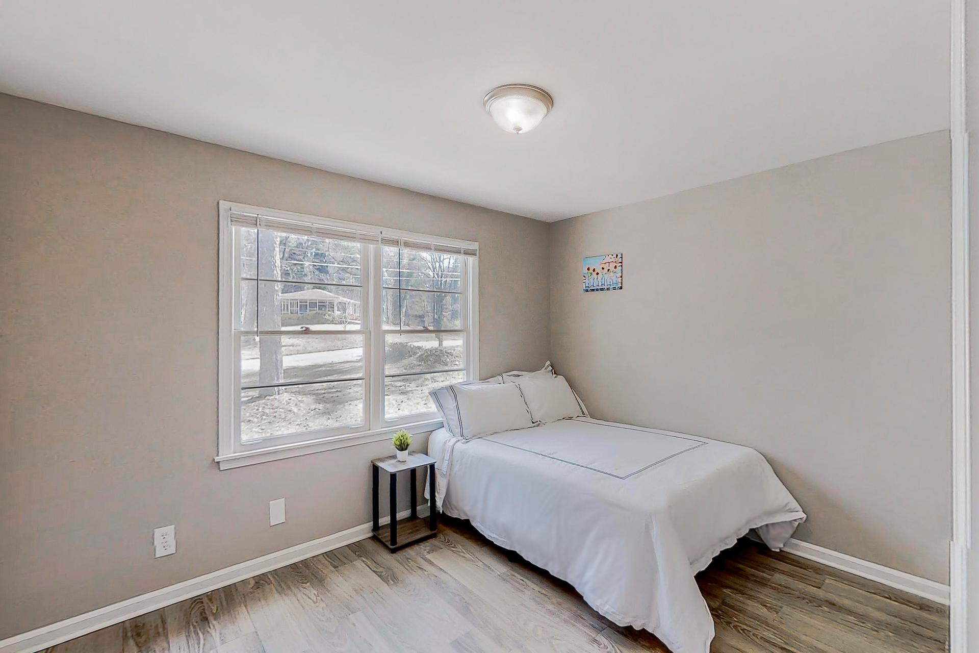 bedroom, detected: bed, window blind