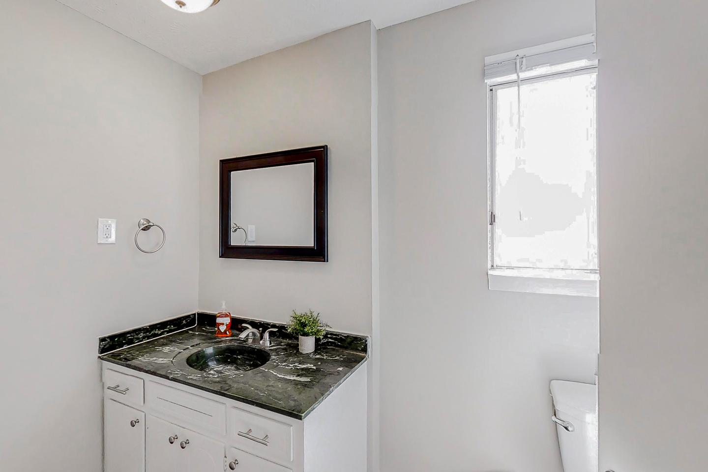 Bathroom(s)