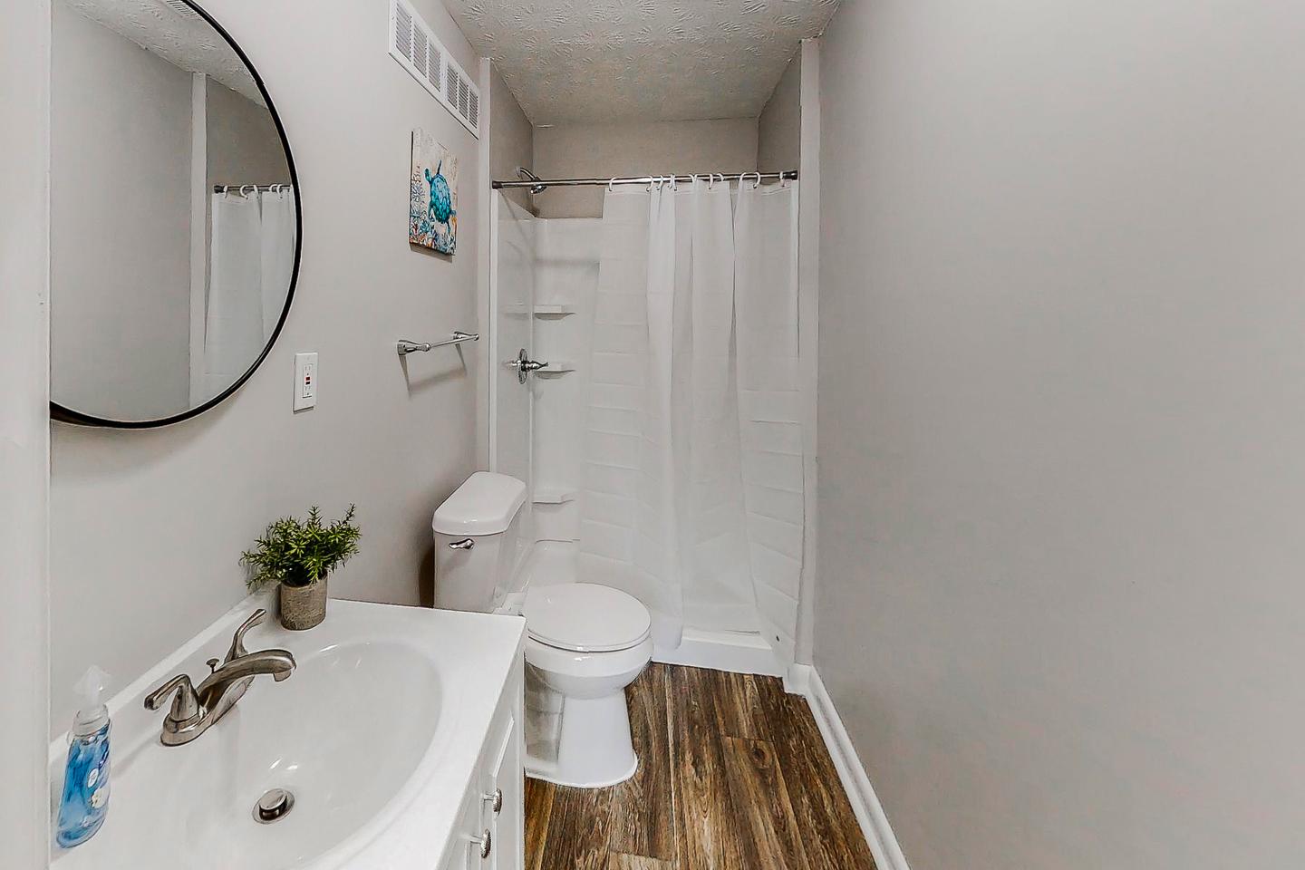 Bathroom(s)