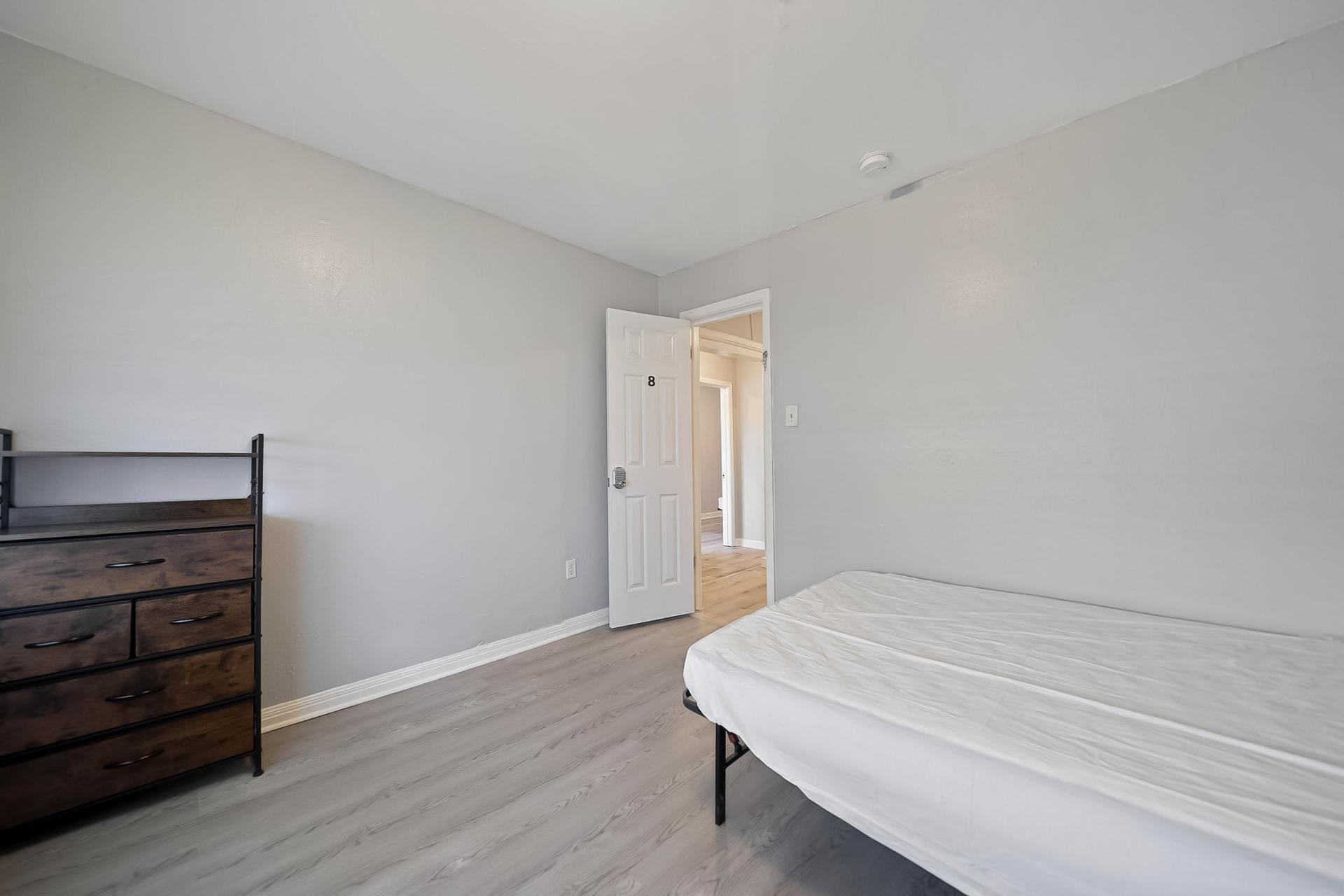 bedroom, detected: bed