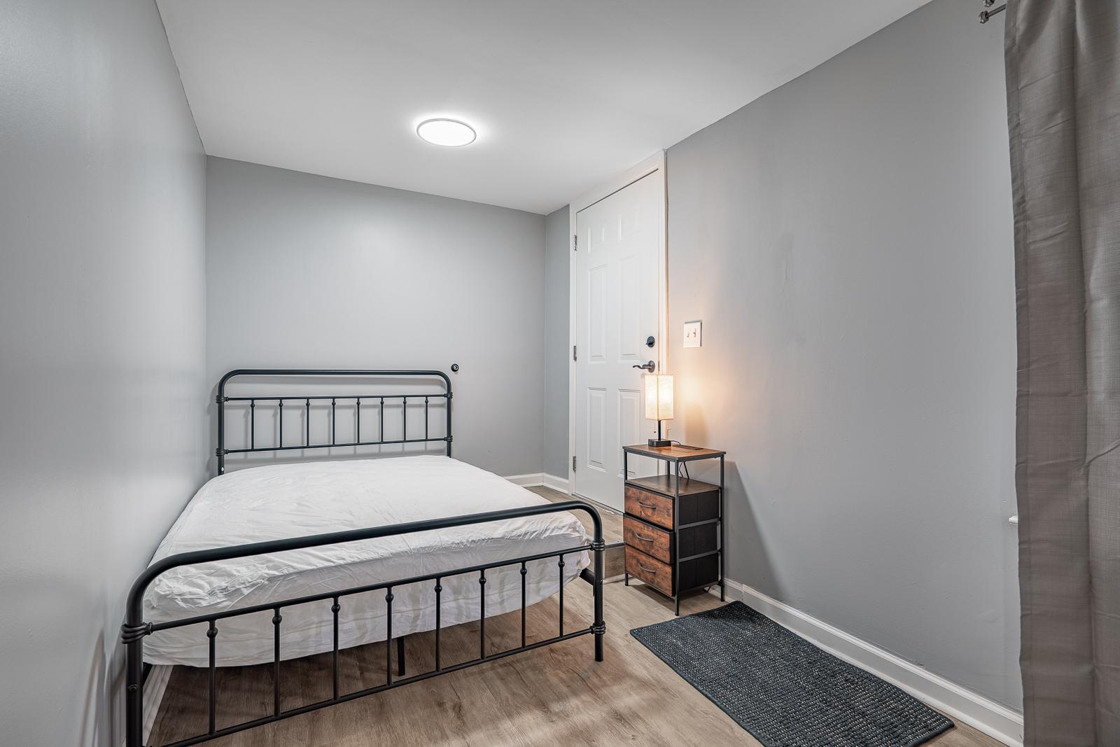 PadMates must bring their own bed linens.