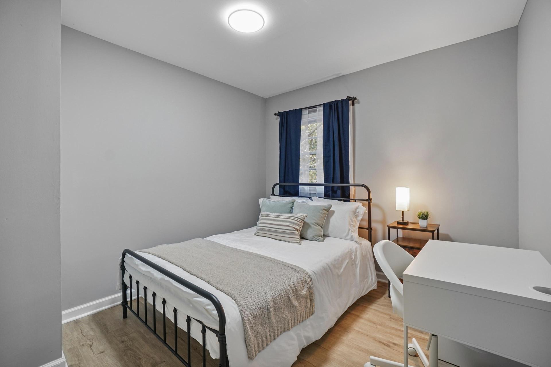 PadMates must bring their own bed linens.