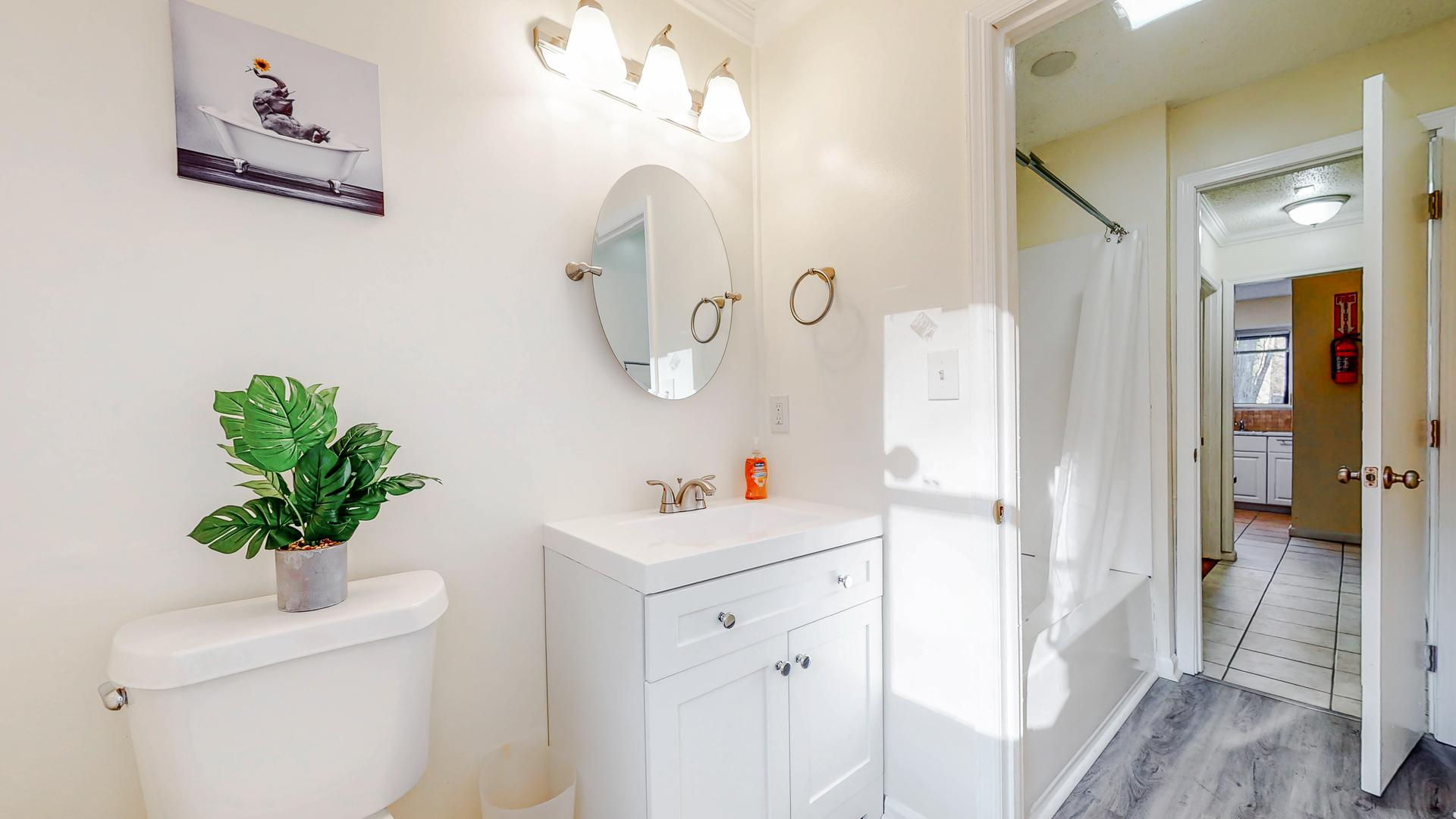 Bathroom(s)