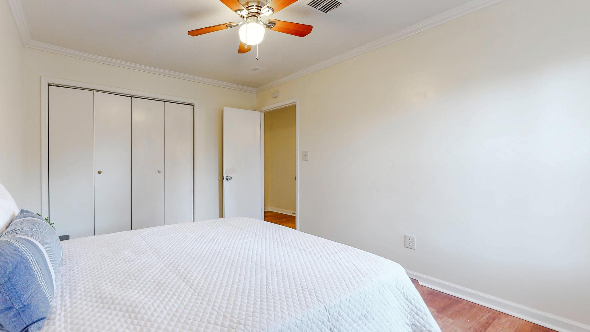 bedroom, detected: ceiling fan, bed