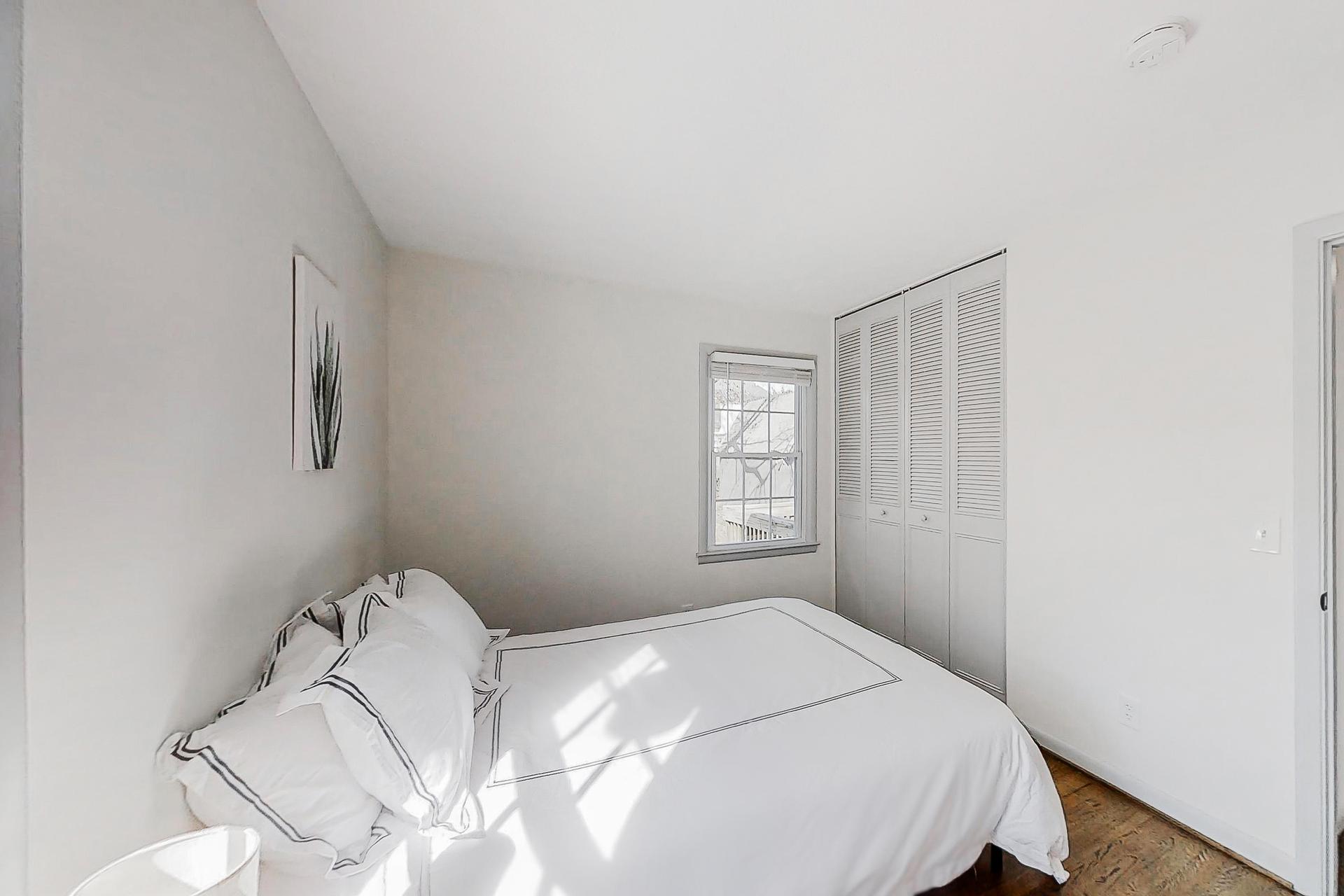 bedroom, detected: bed
