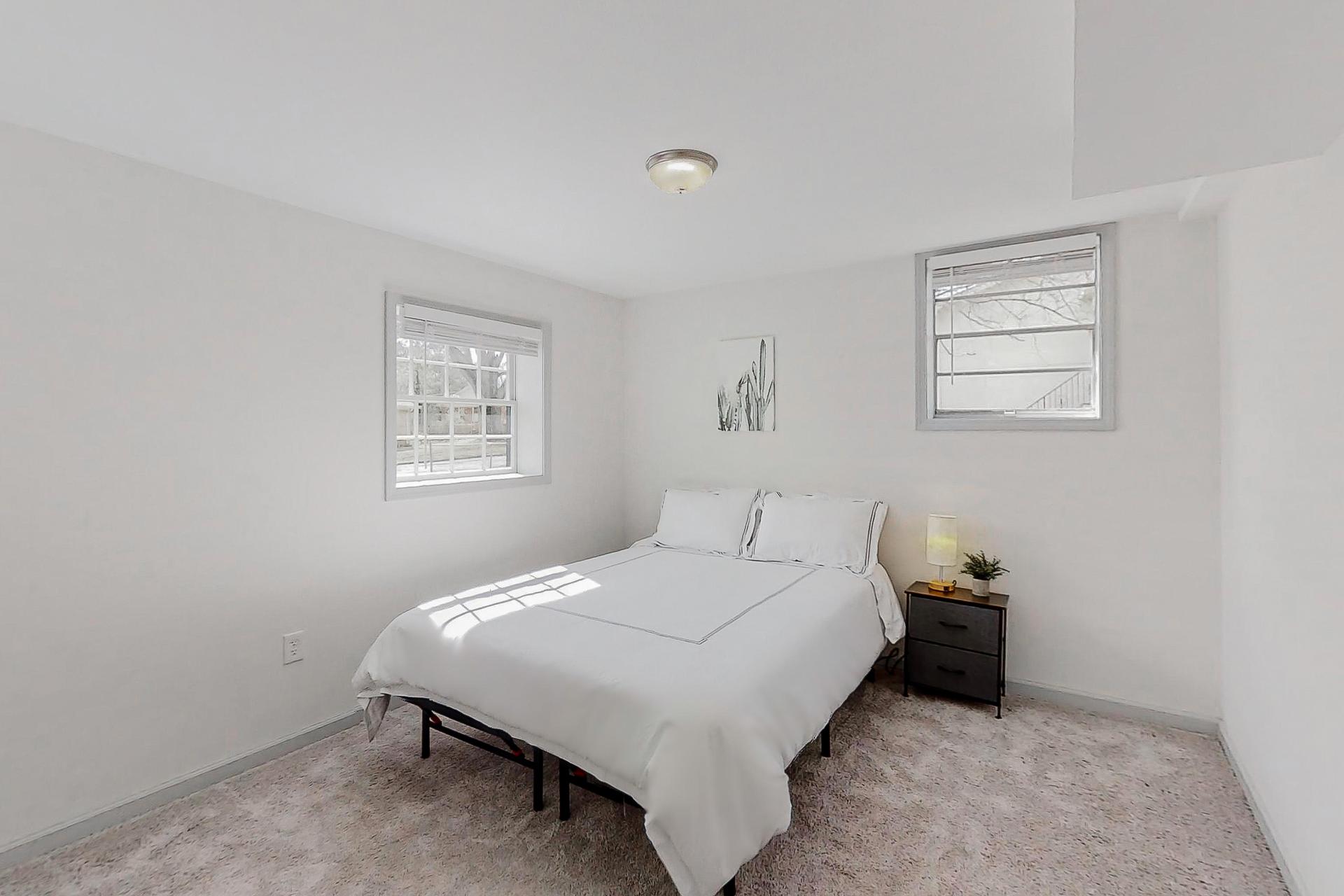 bedroom, detected: bed, window blind
