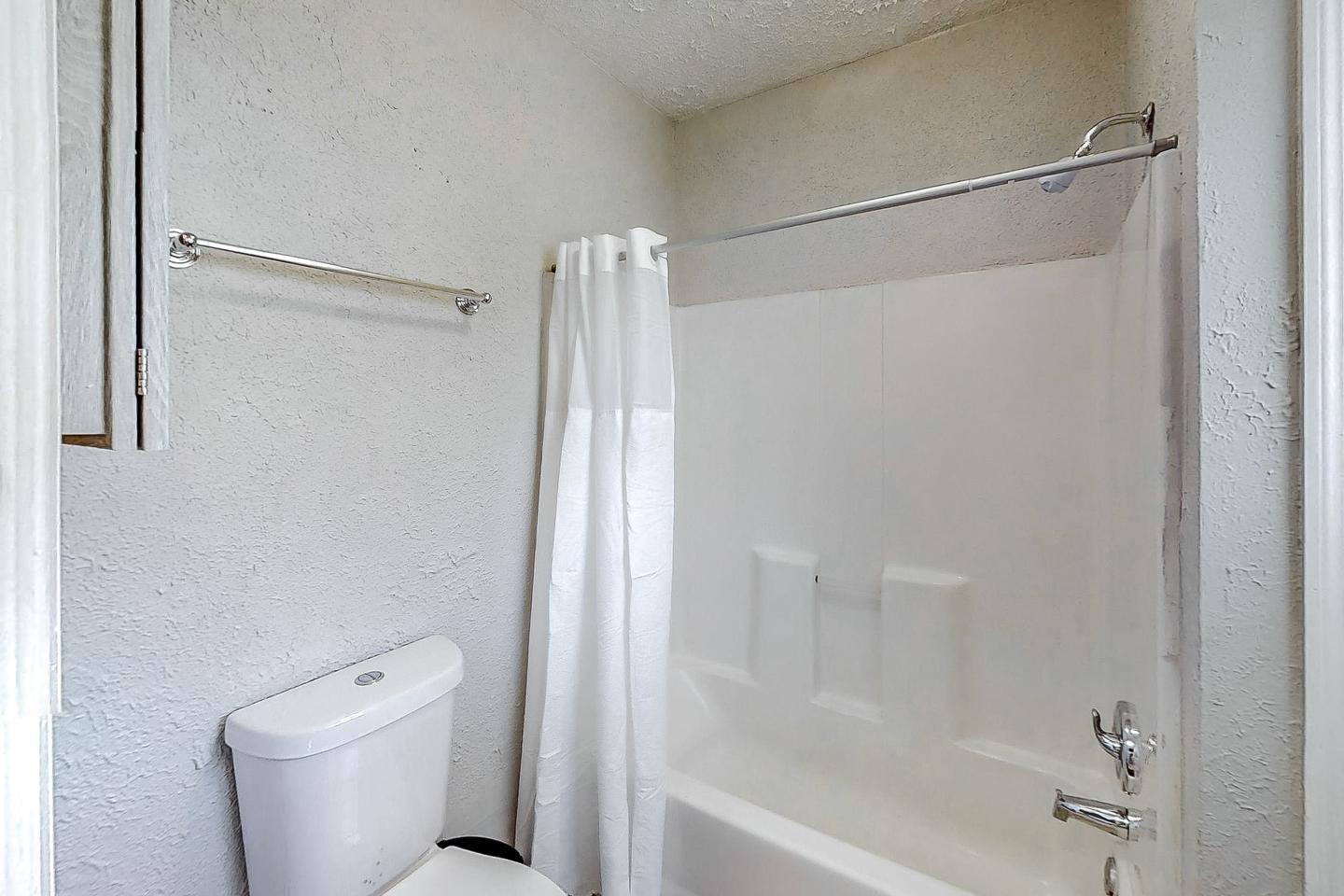 Bathroom(s)