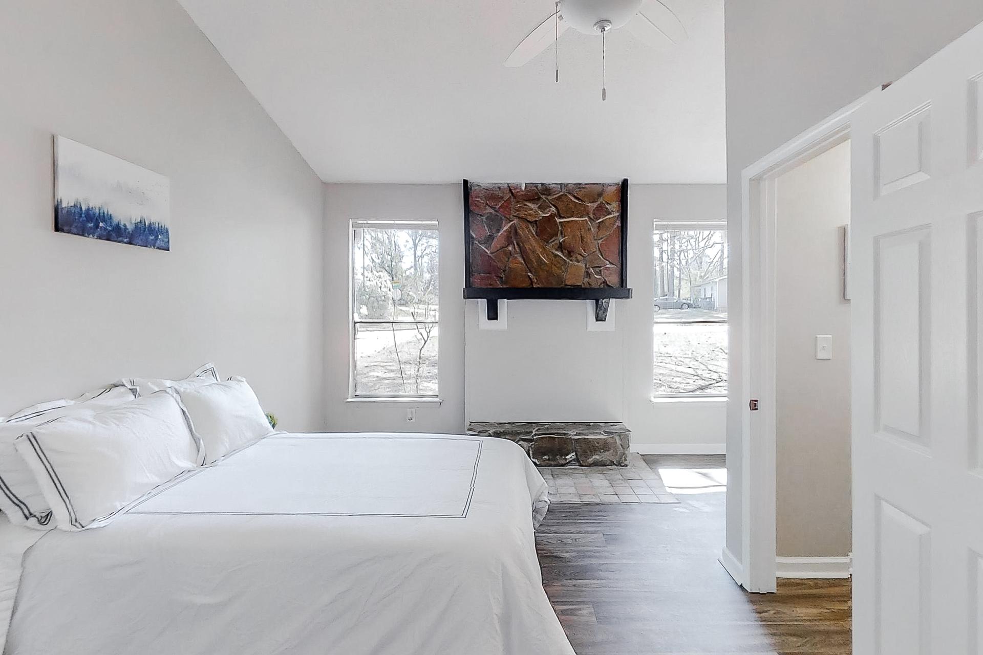 bedroom, detected: bed, window blind