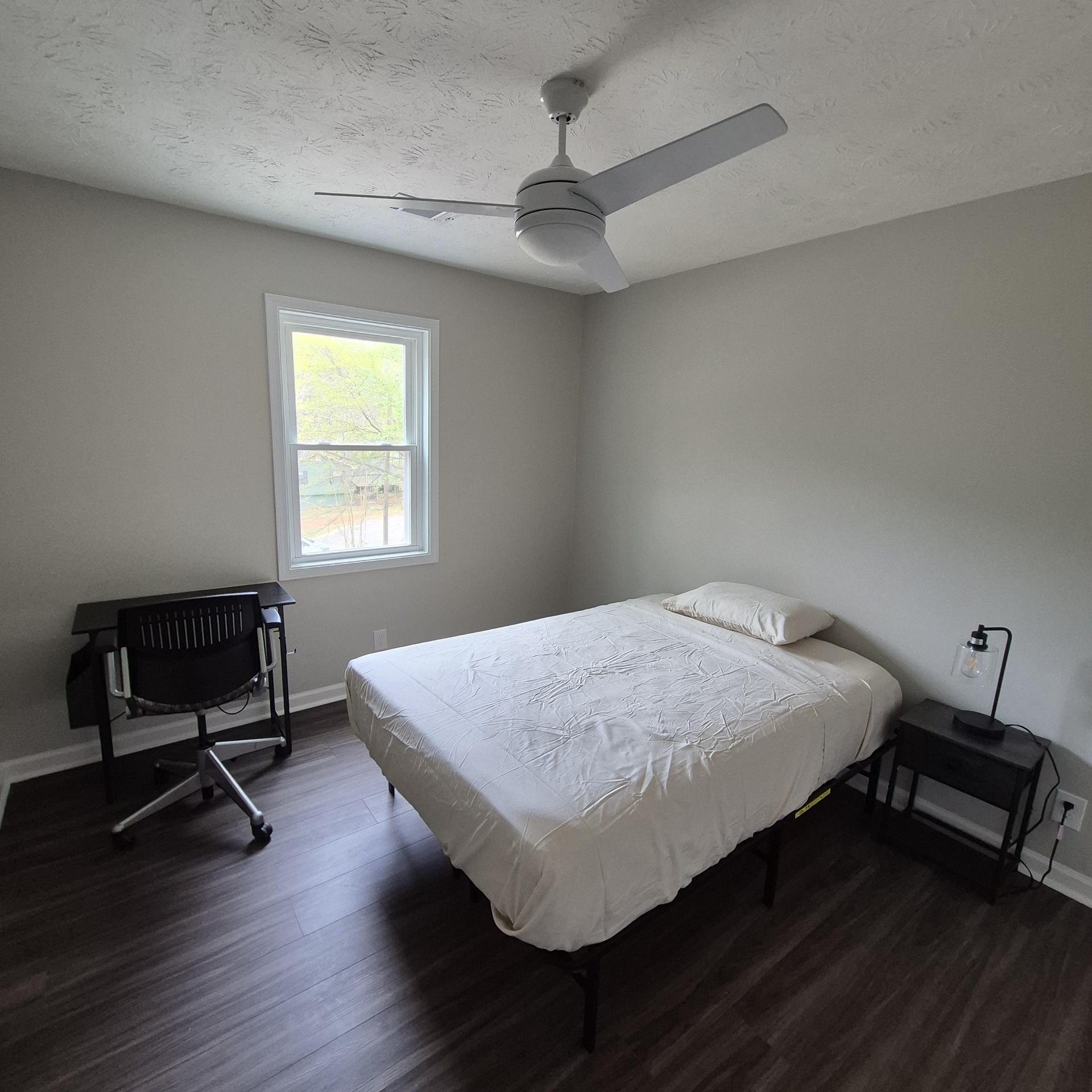 Bedroom #2 w/ office desk/chair