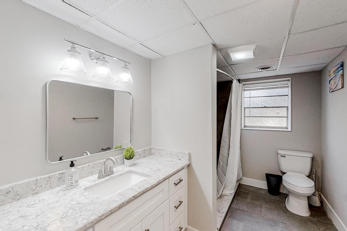 Bathroom(s)
