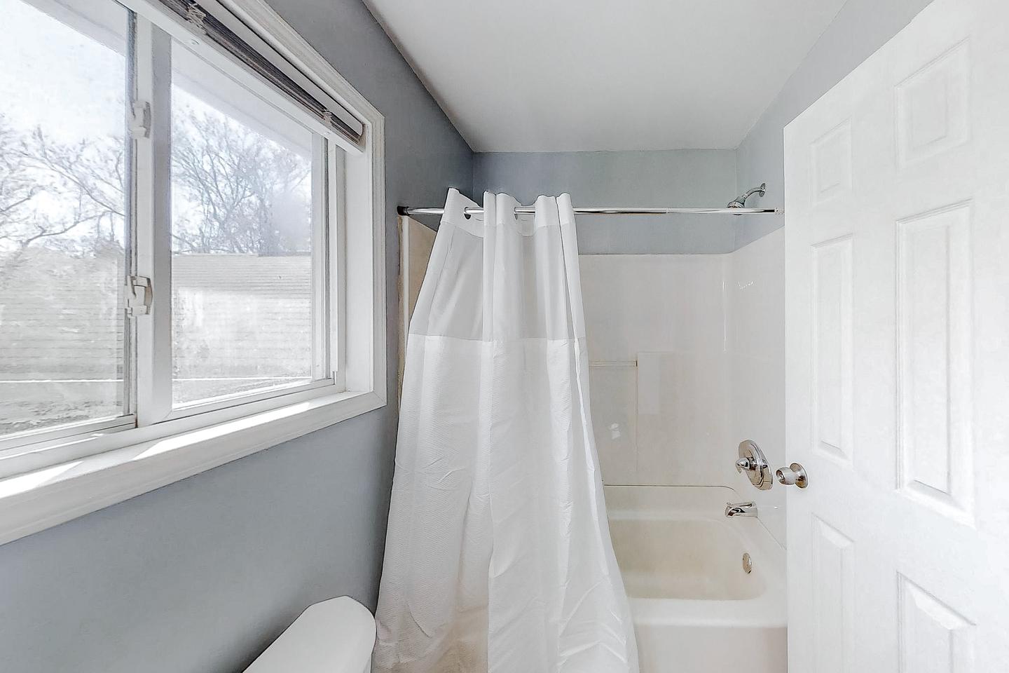 Bathroom(s)