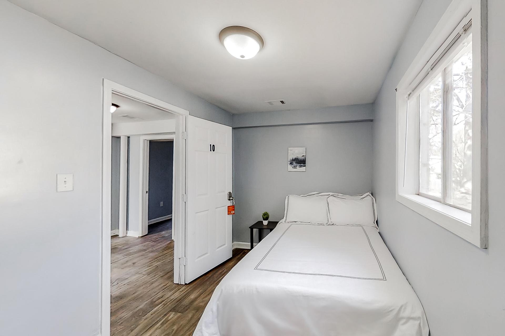 bedroom, detected: bed