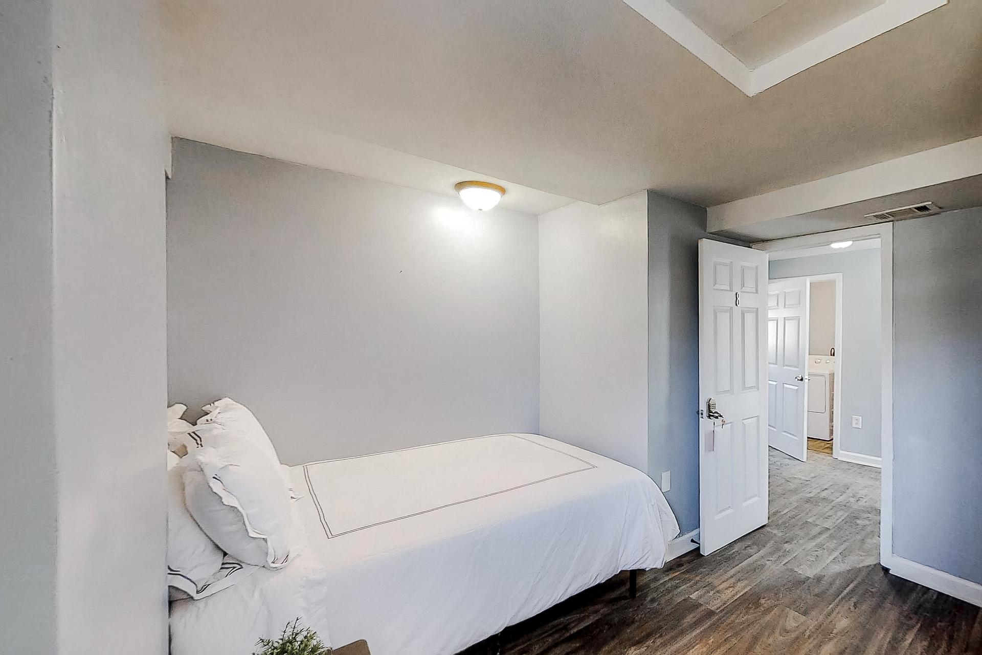 bedroom, detected: bed