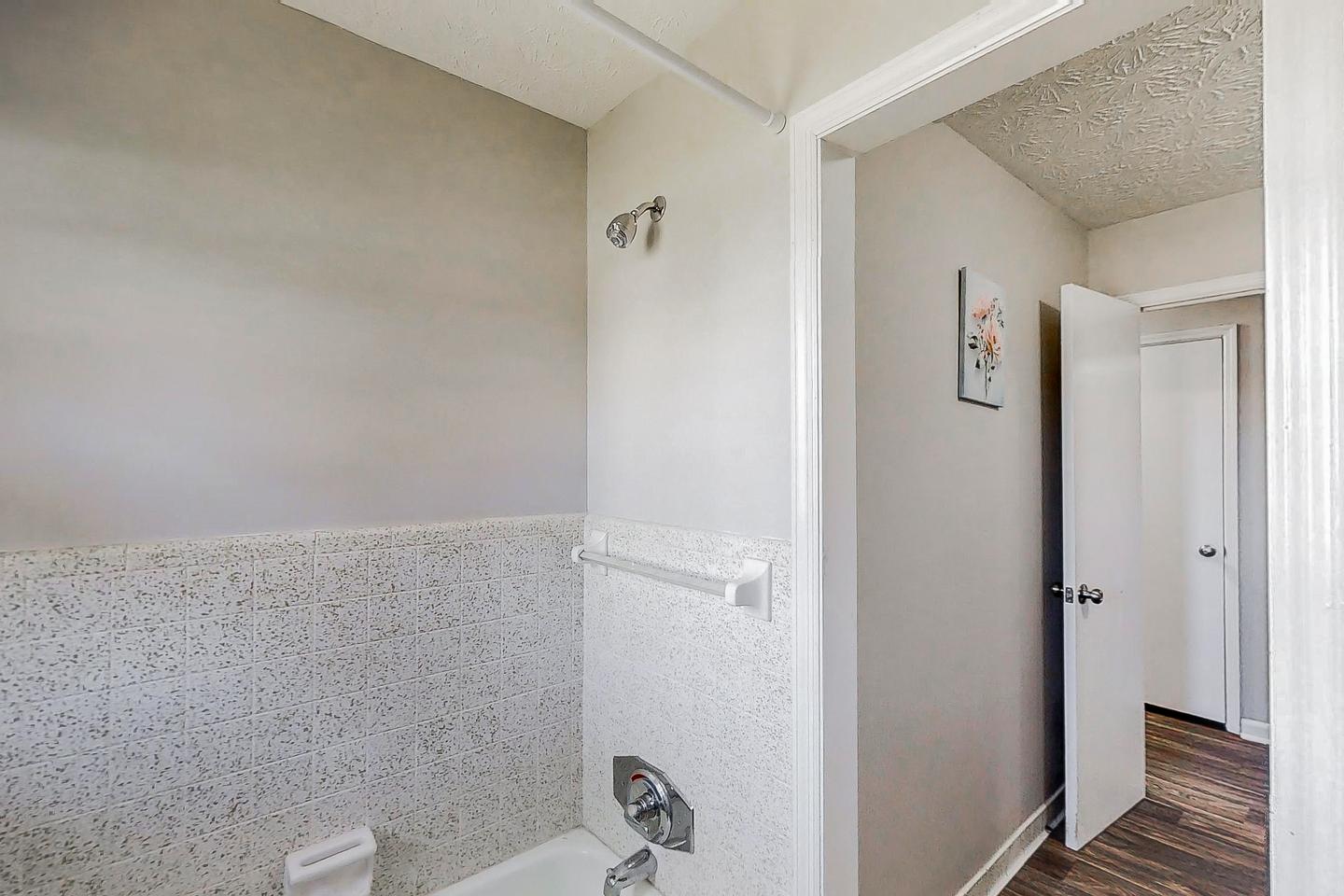 Bathroom(s)