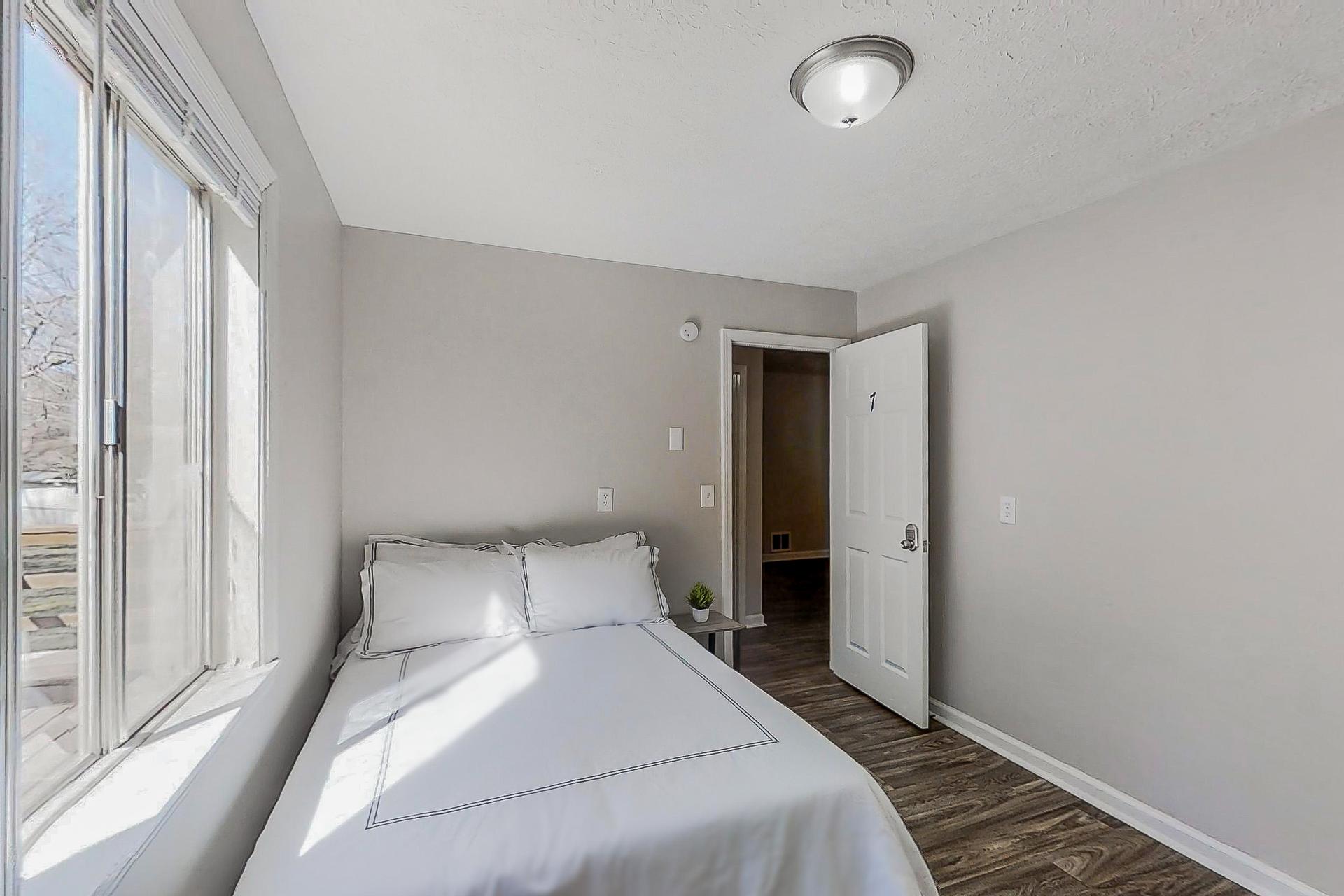 bedroom, detected: bed