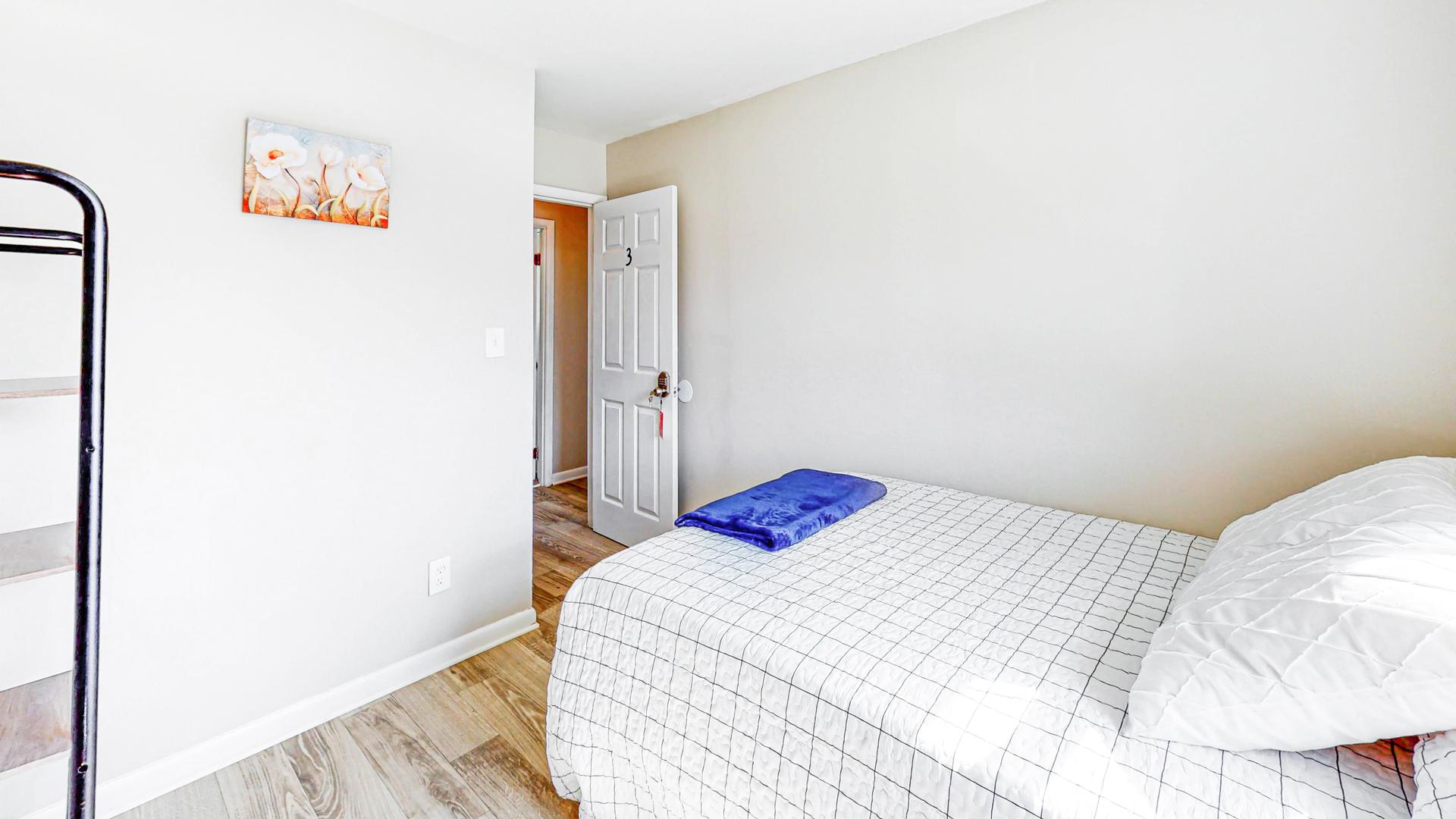 bedroom, detected: bed