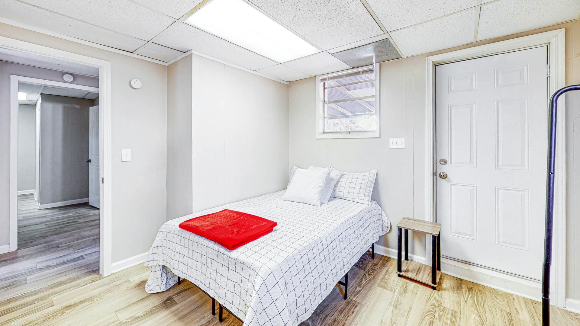 bedroom, detected: bed