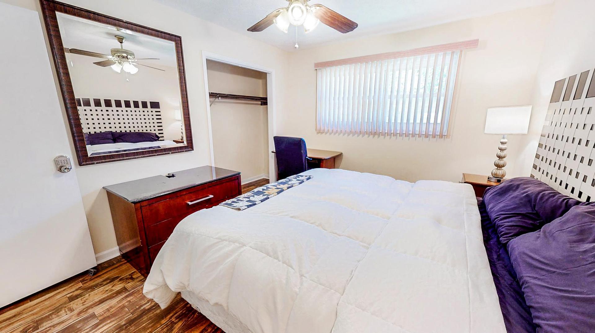 bedroom, detected: bed, fan