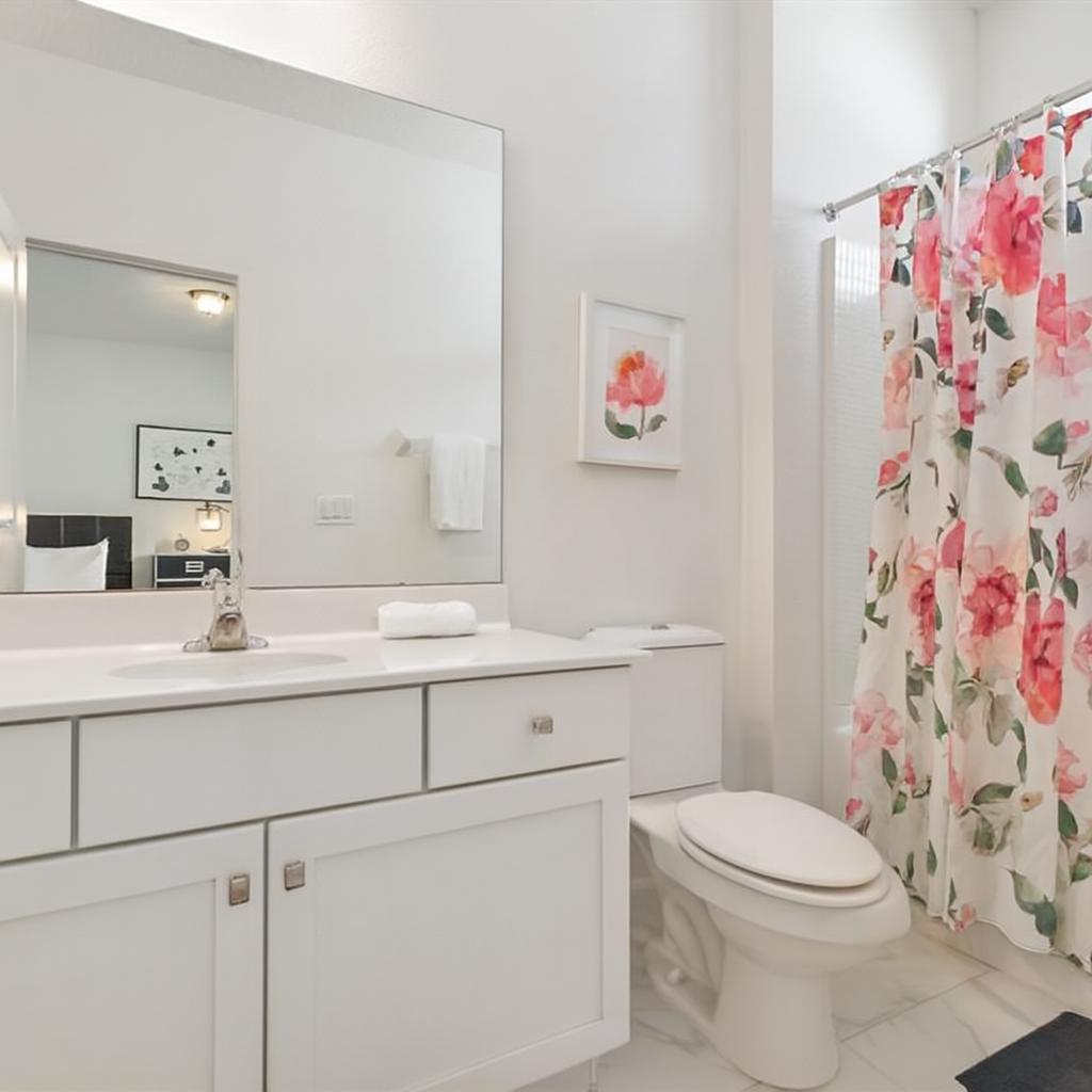 Private ensuite bathroom