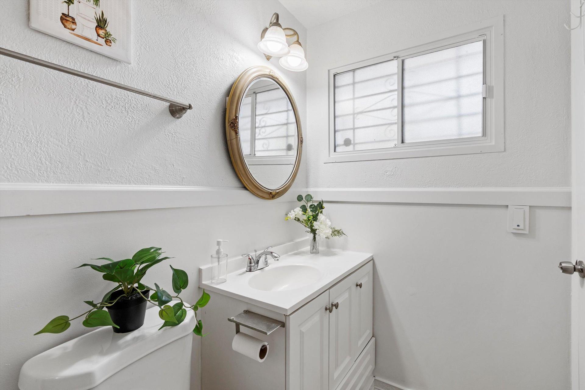 Evokes a feeling of bright cleanliness, classic simplicity, and welcoming atmosphere.