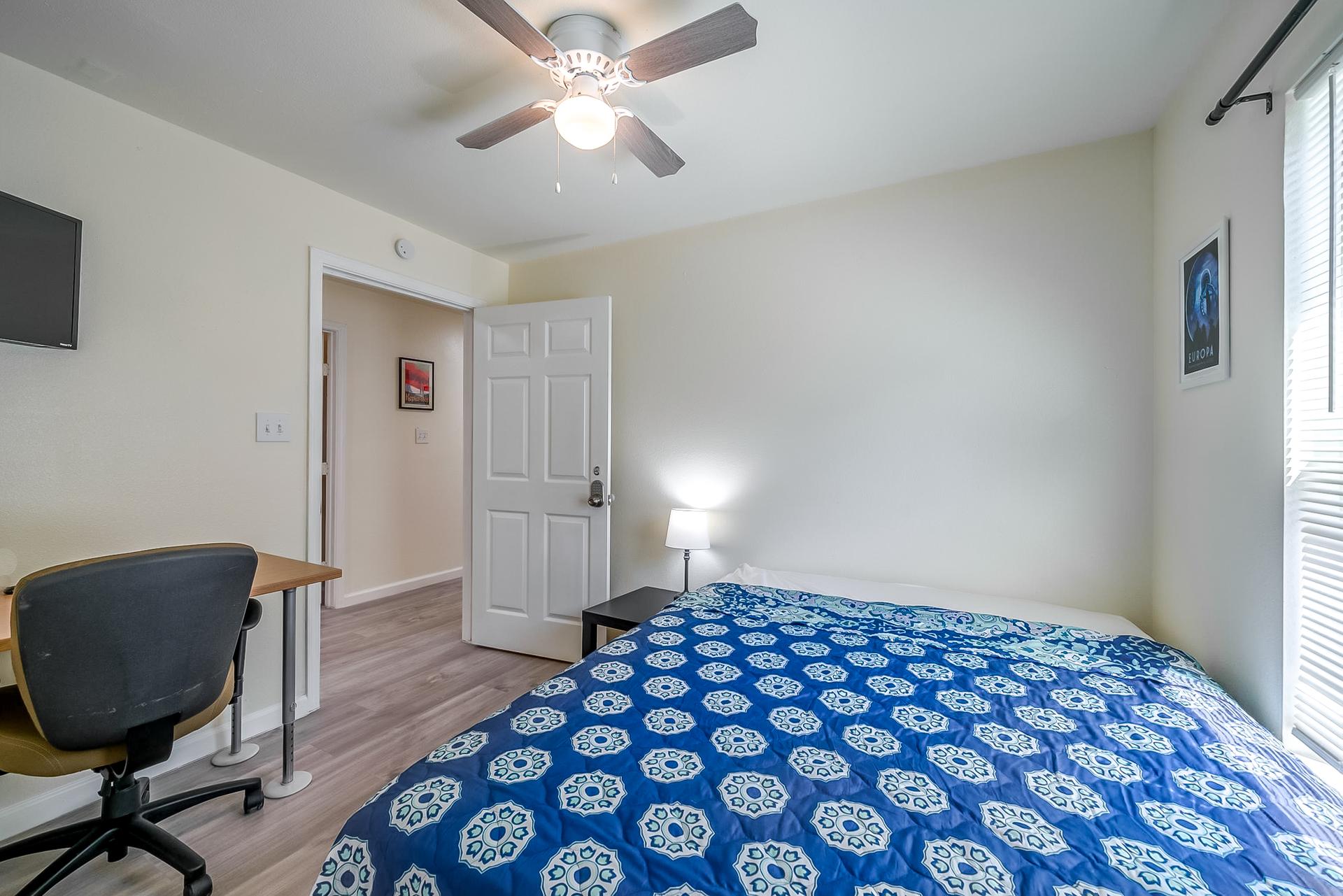 bedroom, detected: ceiling fan, window blind, bed
