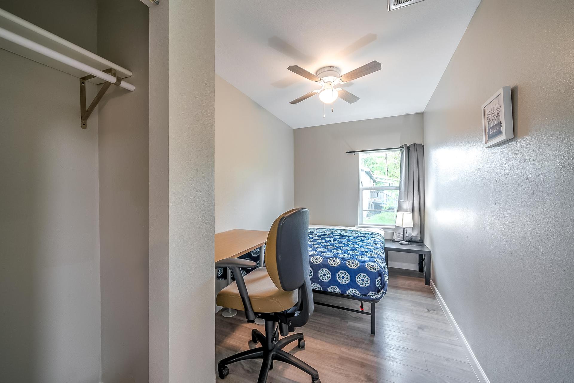 bedroom, detected: ceiling fan